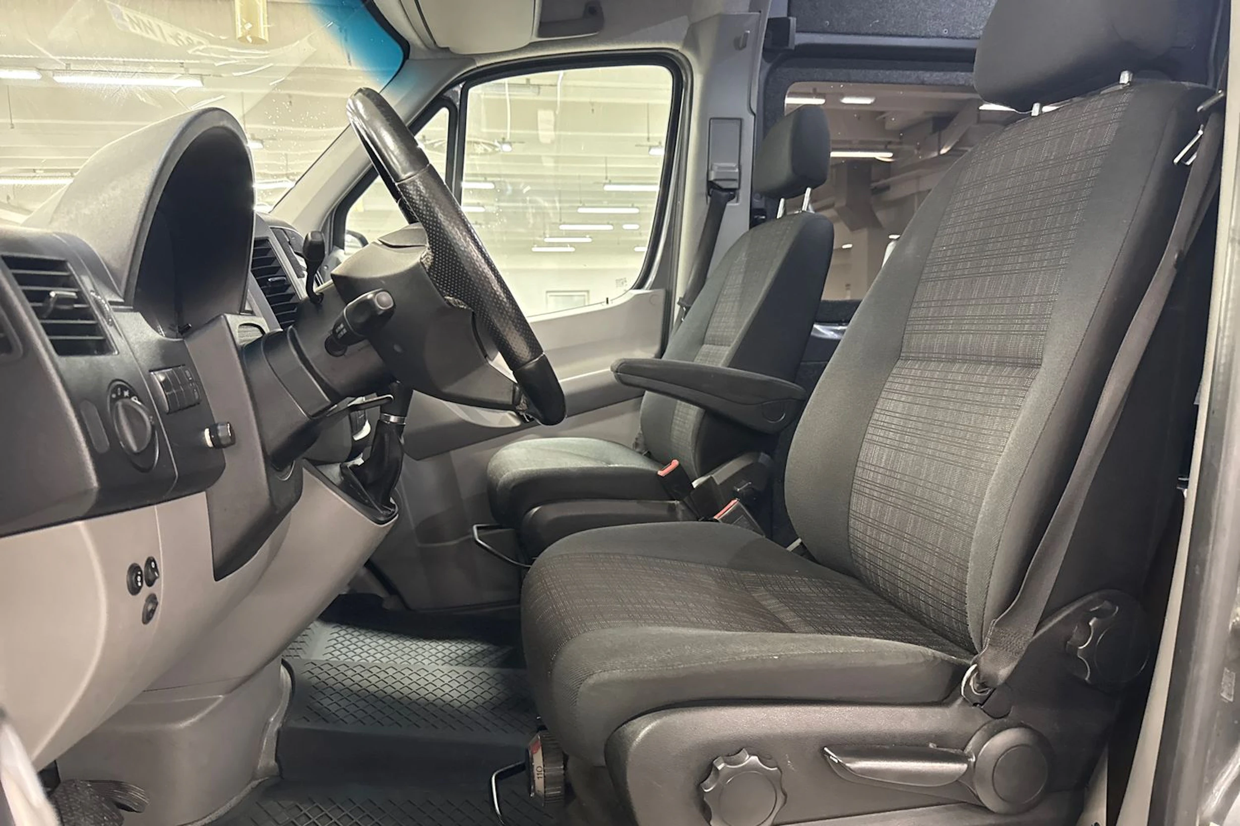 harmaa Mercedes-Benz Sprinter 2017 kuva 24.
