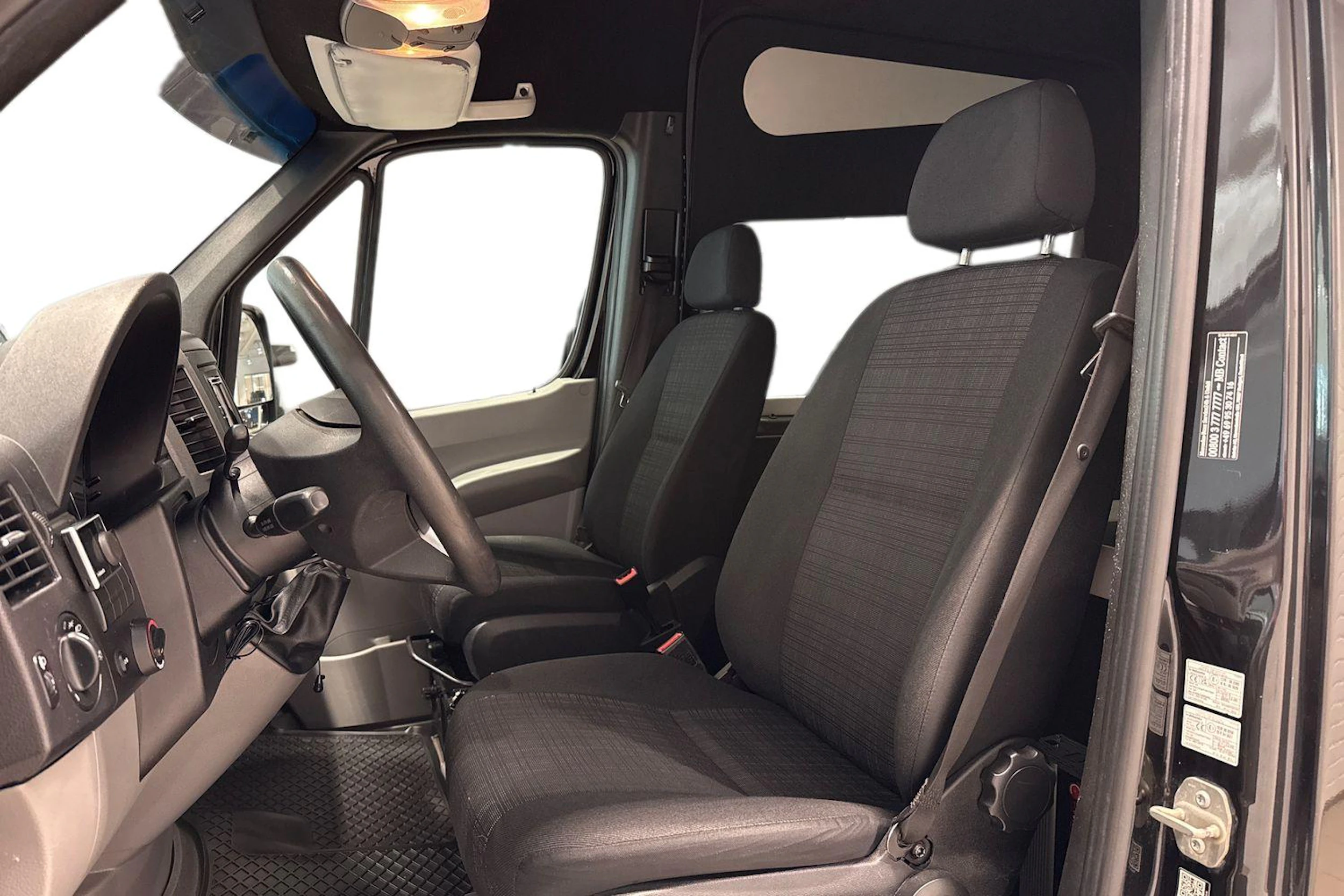 musta Mercedes-Benz Sprinter 2017 kuva 11.