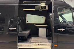 musta Mercedes-Benz Sprinter 2017 kuva 15.