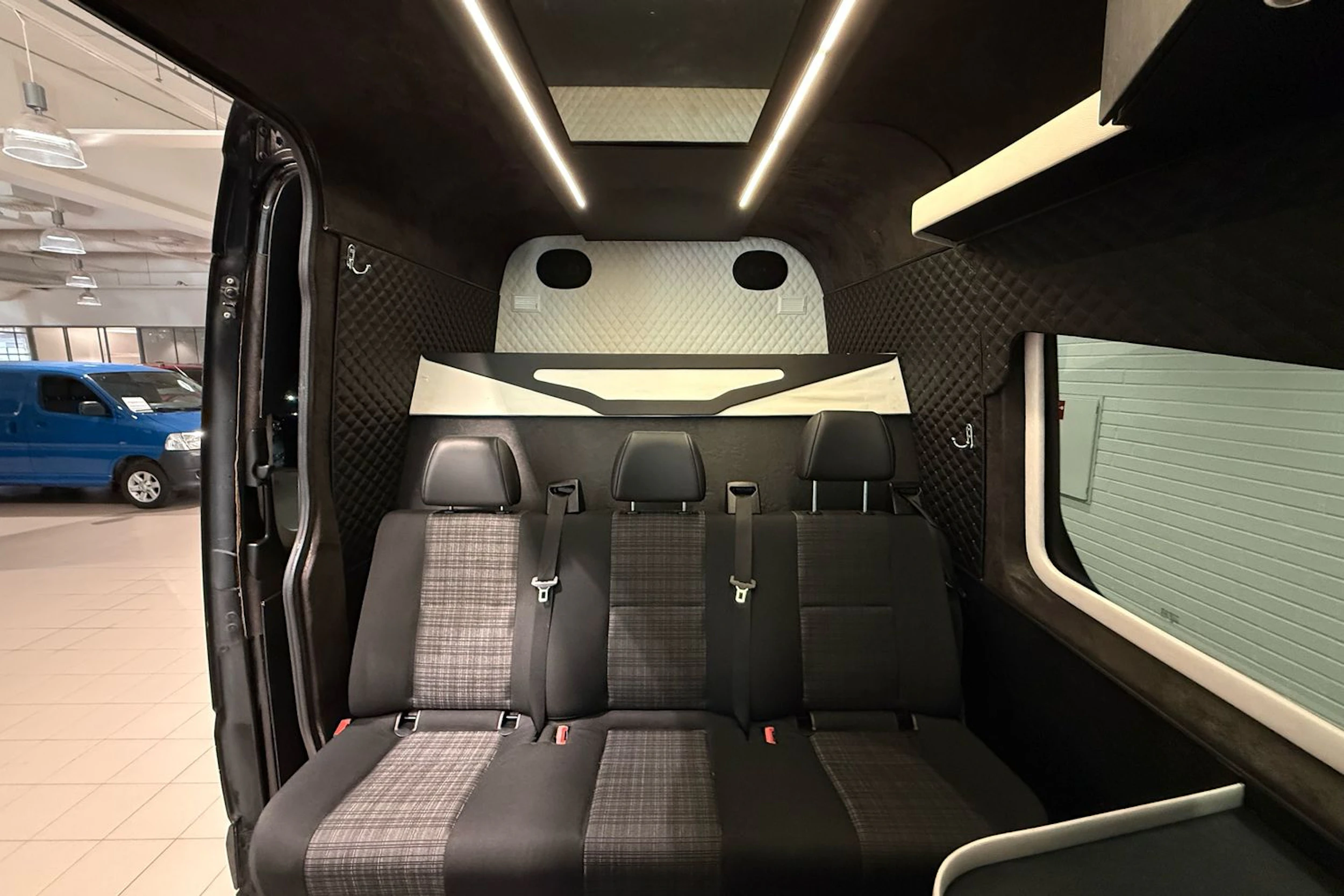 musta Mercedes-Benz Sprinter 2017 kuva 18.