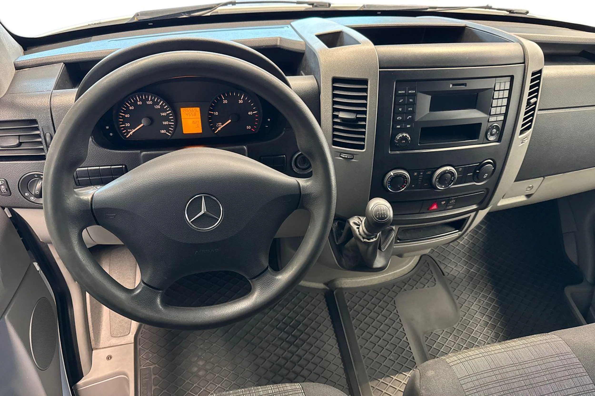 valkoinen Mercedes-Benz Sprinter 2017 kuva 7.