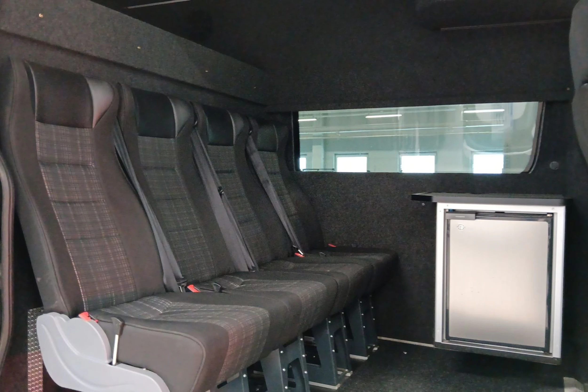 musta Mercedes-Benz Sprinter 2017 kuva 4.