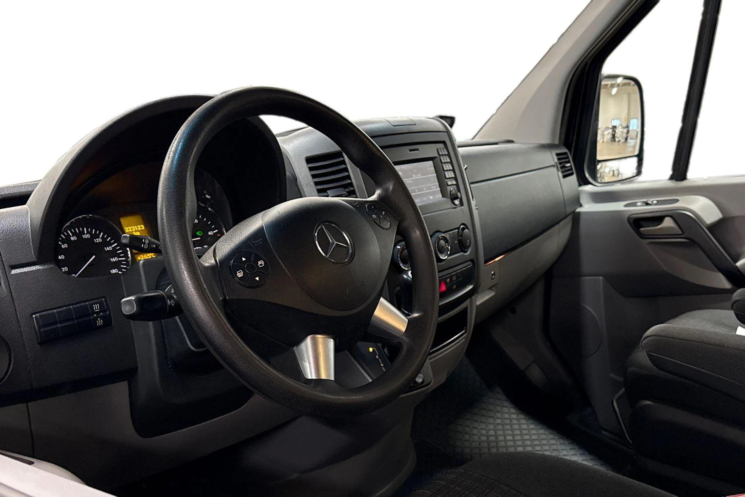 musta Mercedes-Benz Sprinter 2017 kuva 8.