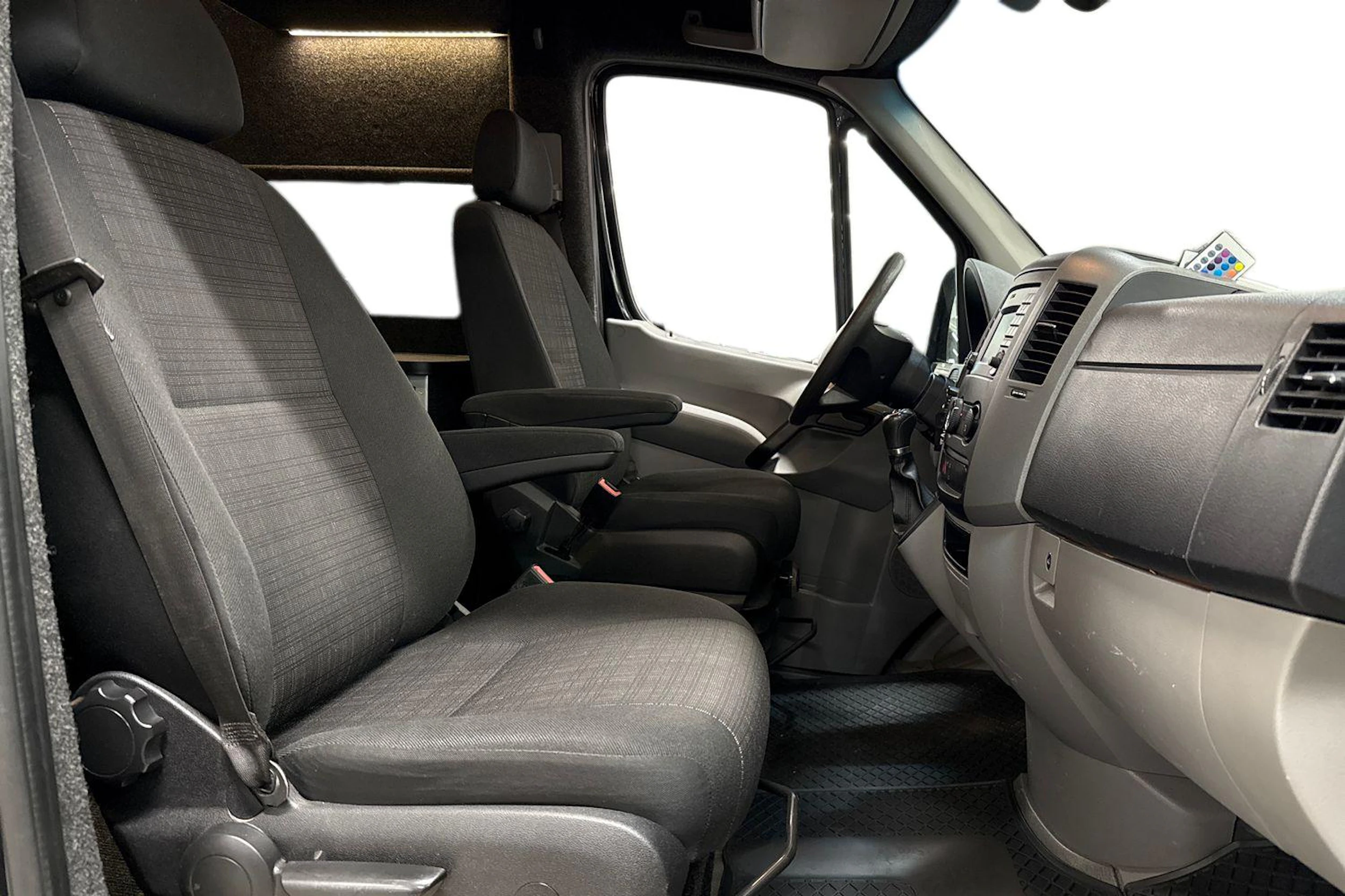 musta Mercedes-Benz Sprinter 2017 kuva 11.