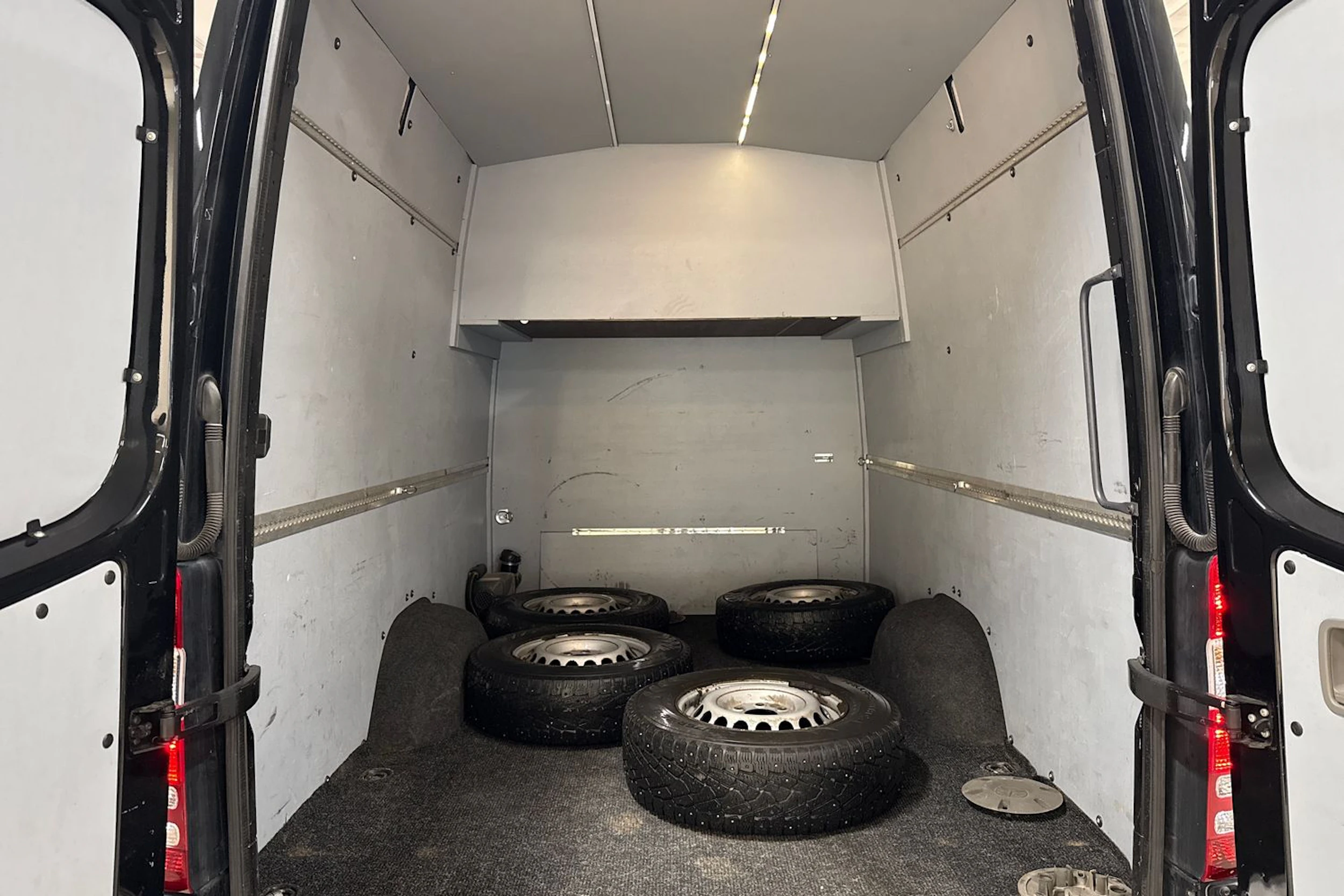 musta Mercedes-Benz Sprinter 2017 kuva 17.