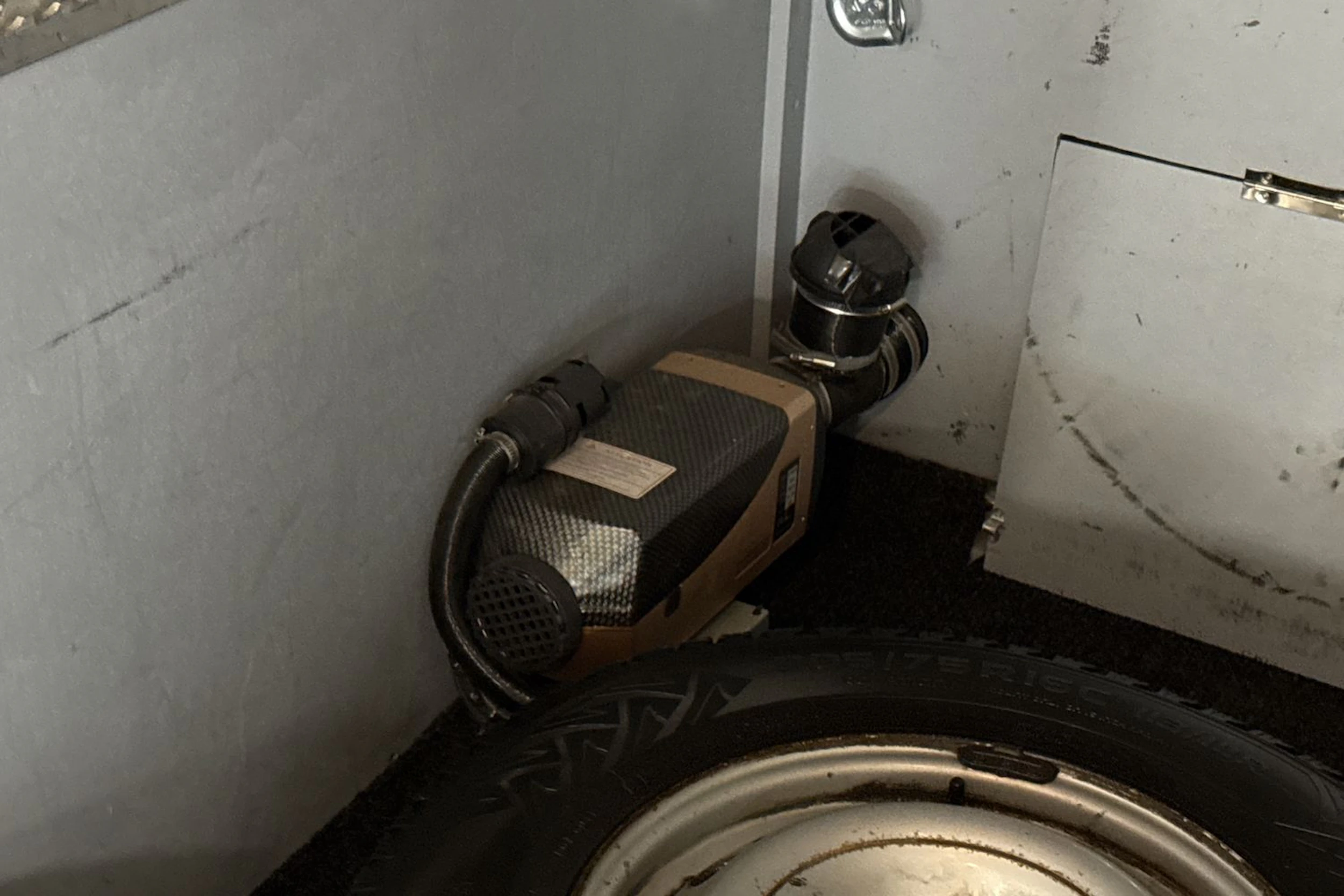 musta Mercedes-Benz Sprinter 2017 kuva 18.