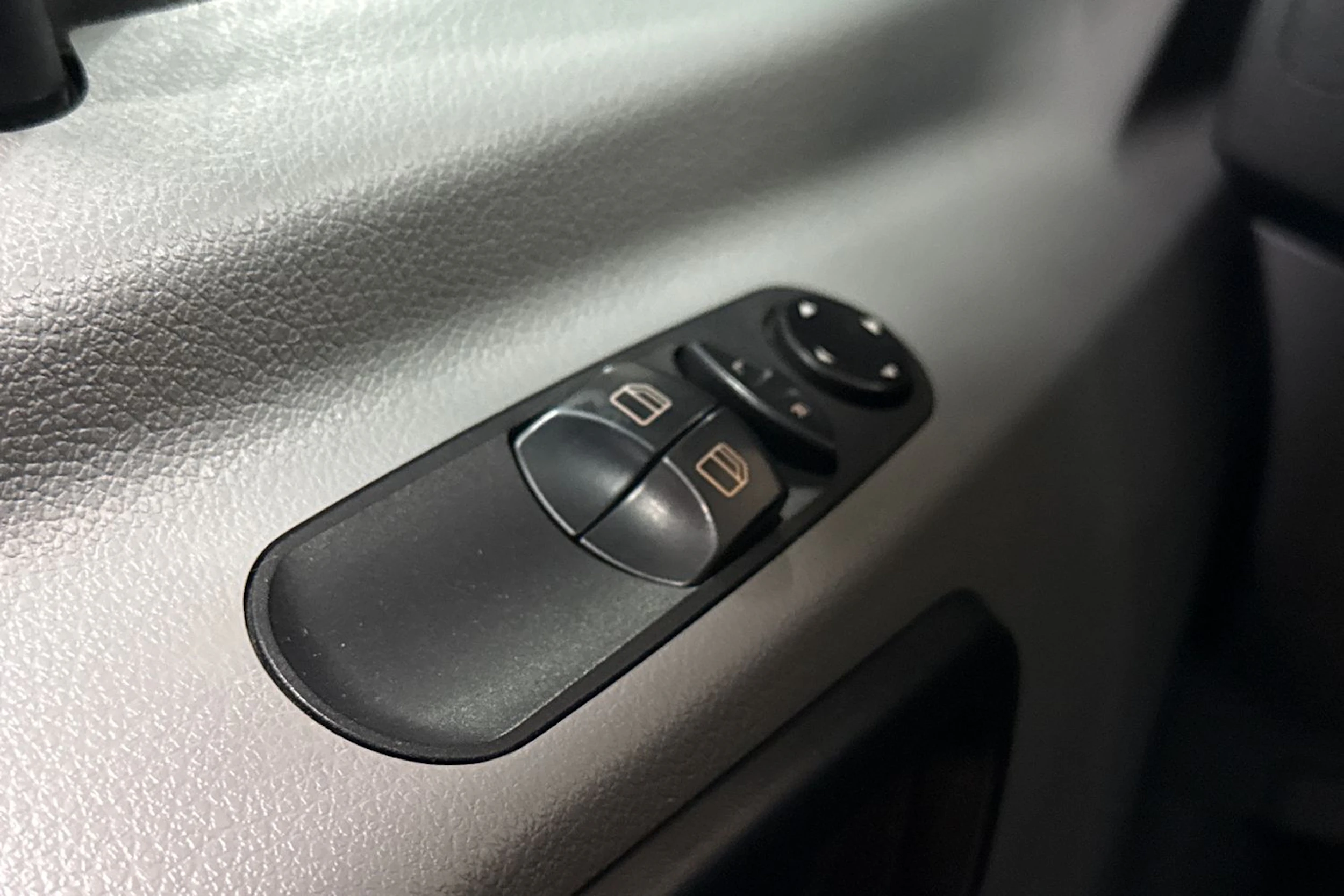 musta Mercedes-Benz Sprinter 2017 kuva 22.