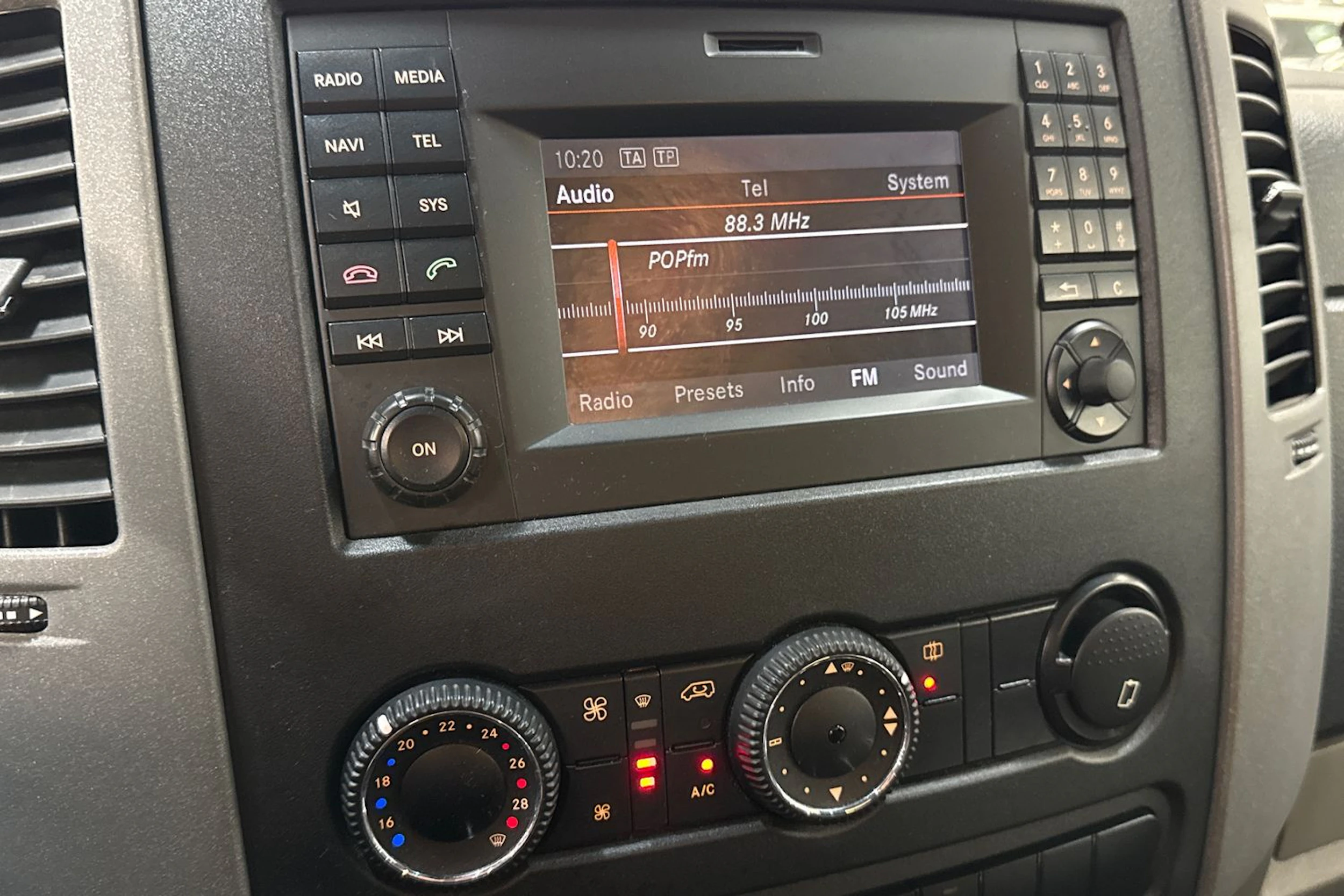 musta Mercedes-Benz Sprinter 2017 kuva 23.