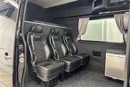 musta Mercedes-Benz Sprinter 2017 kuva 25.