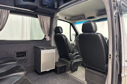 musta Mercedes-Benz Sprinter 2017 kuva 26.