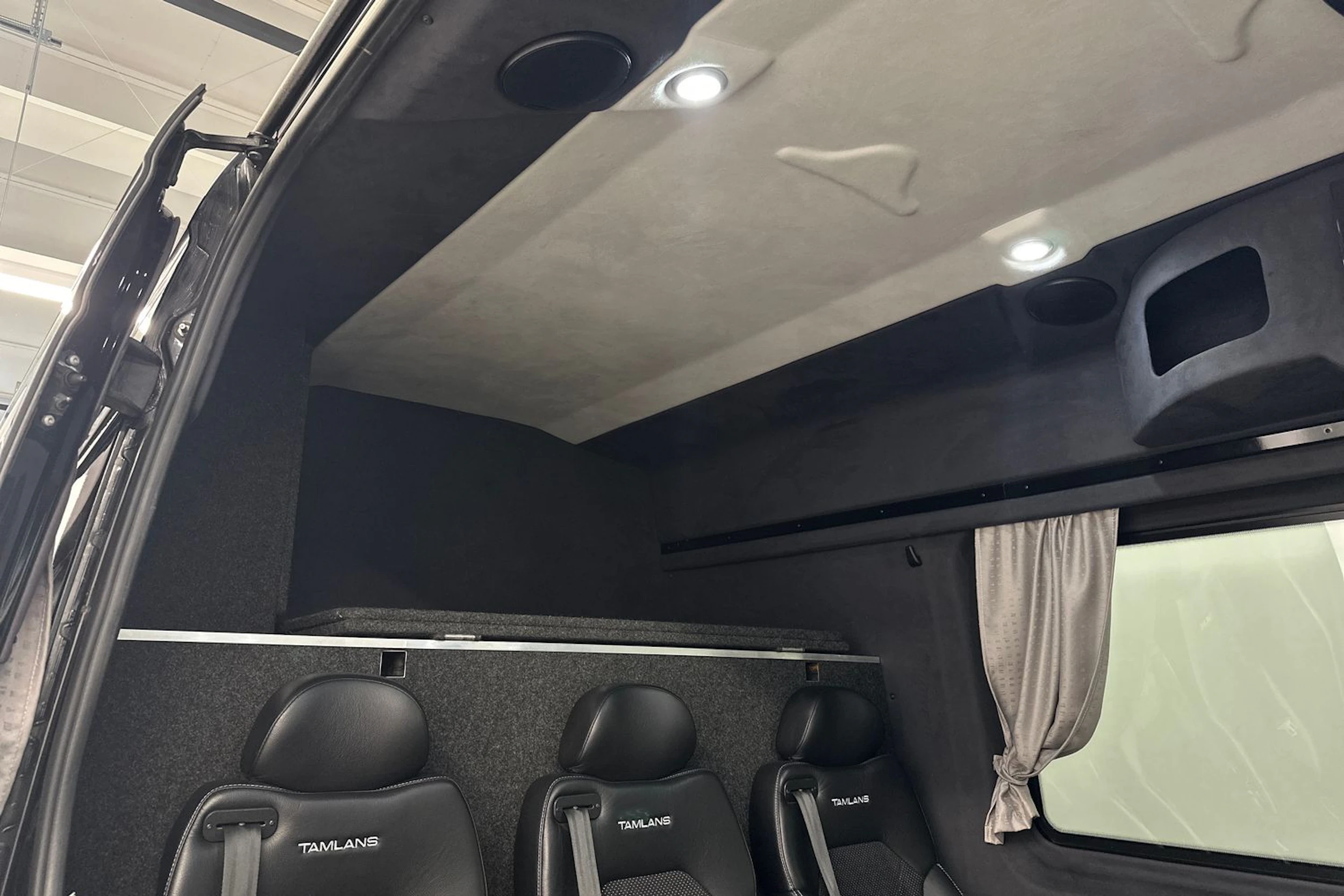 musta Mercedes-Benz Sprinter 2017 kuva 27.