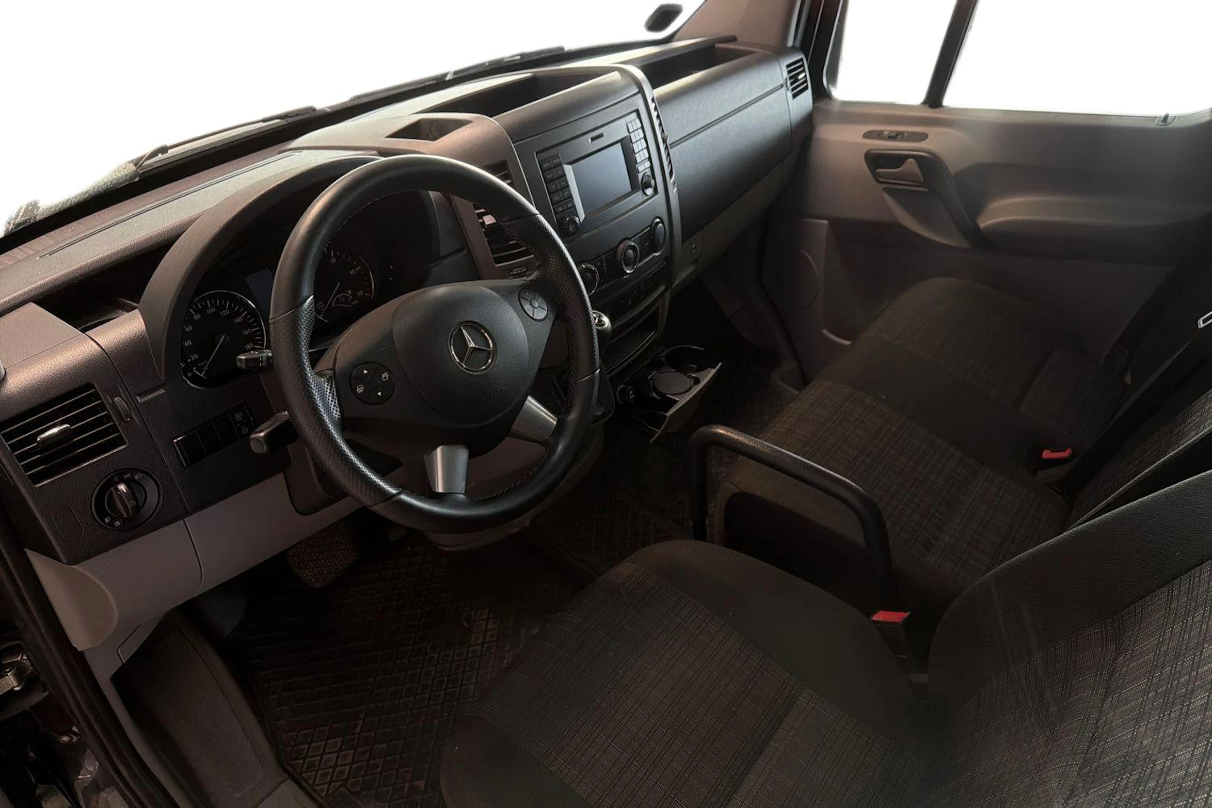 musta Mercedes-Benz Sprinter 2017 kuva 3.