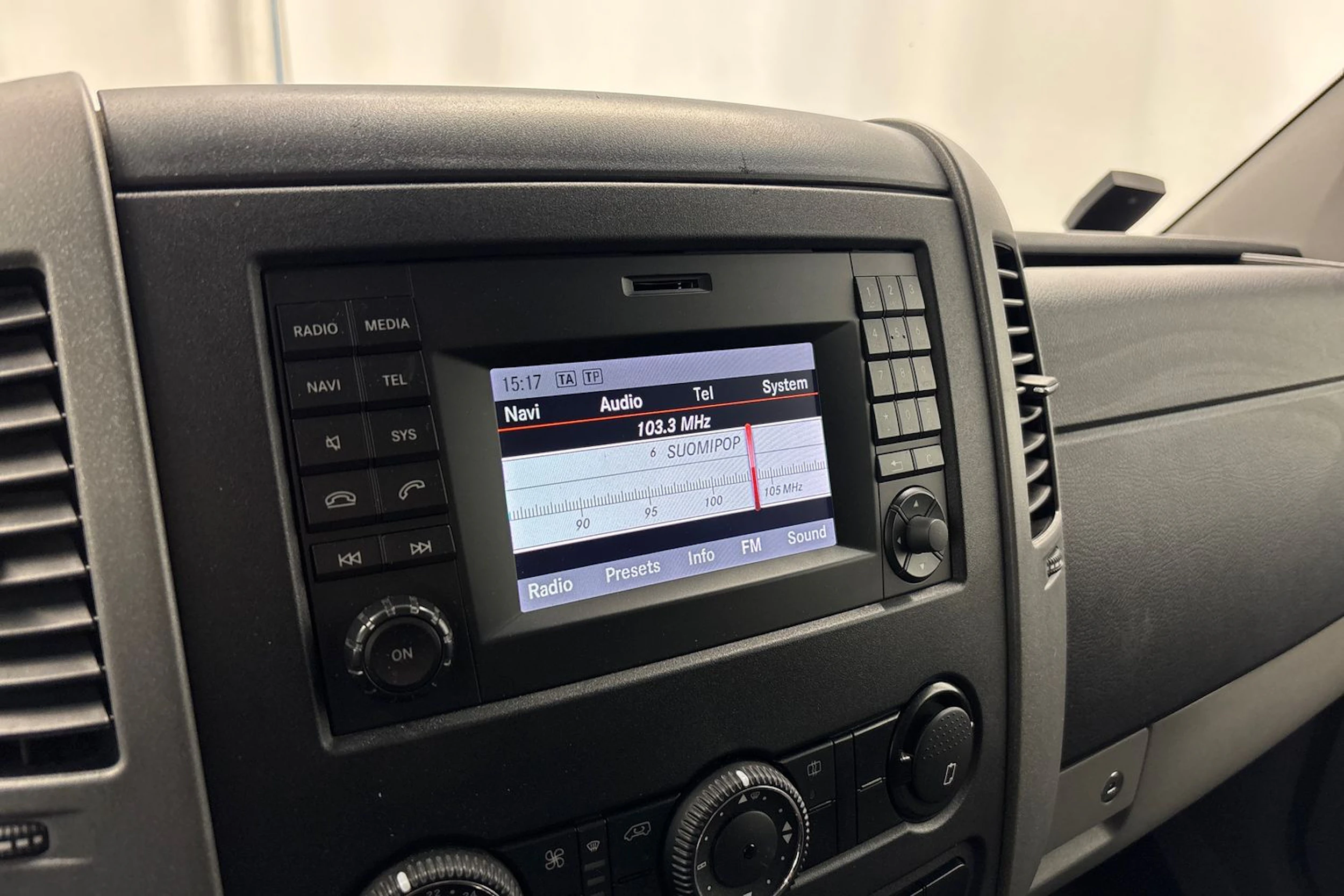 musta Mercedes-Benz Sprinter 2017 kuva 16.