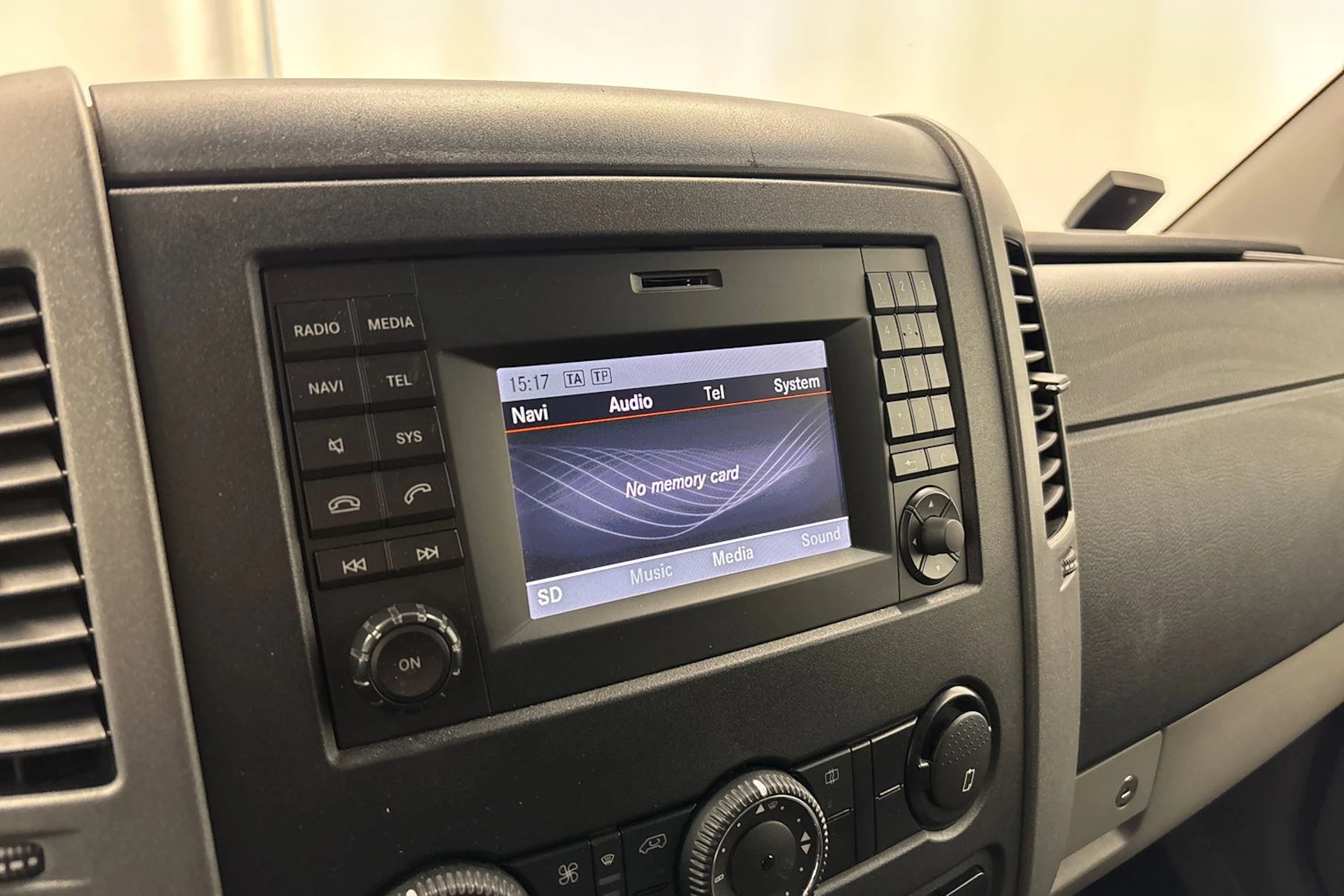musta Mercedes-Benz Sprinter 2017 kuva 17.