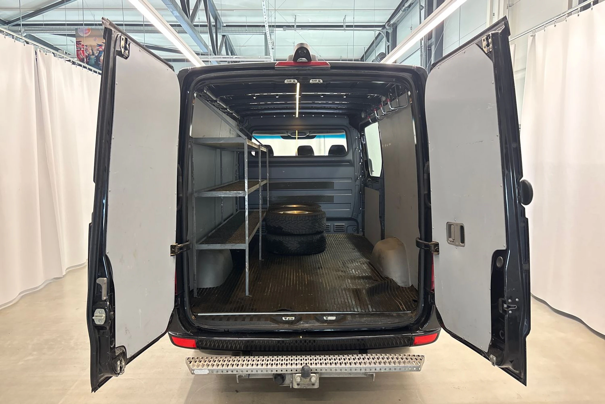 musta Mercedes-Benz Sprinter 2017 kuva 28.