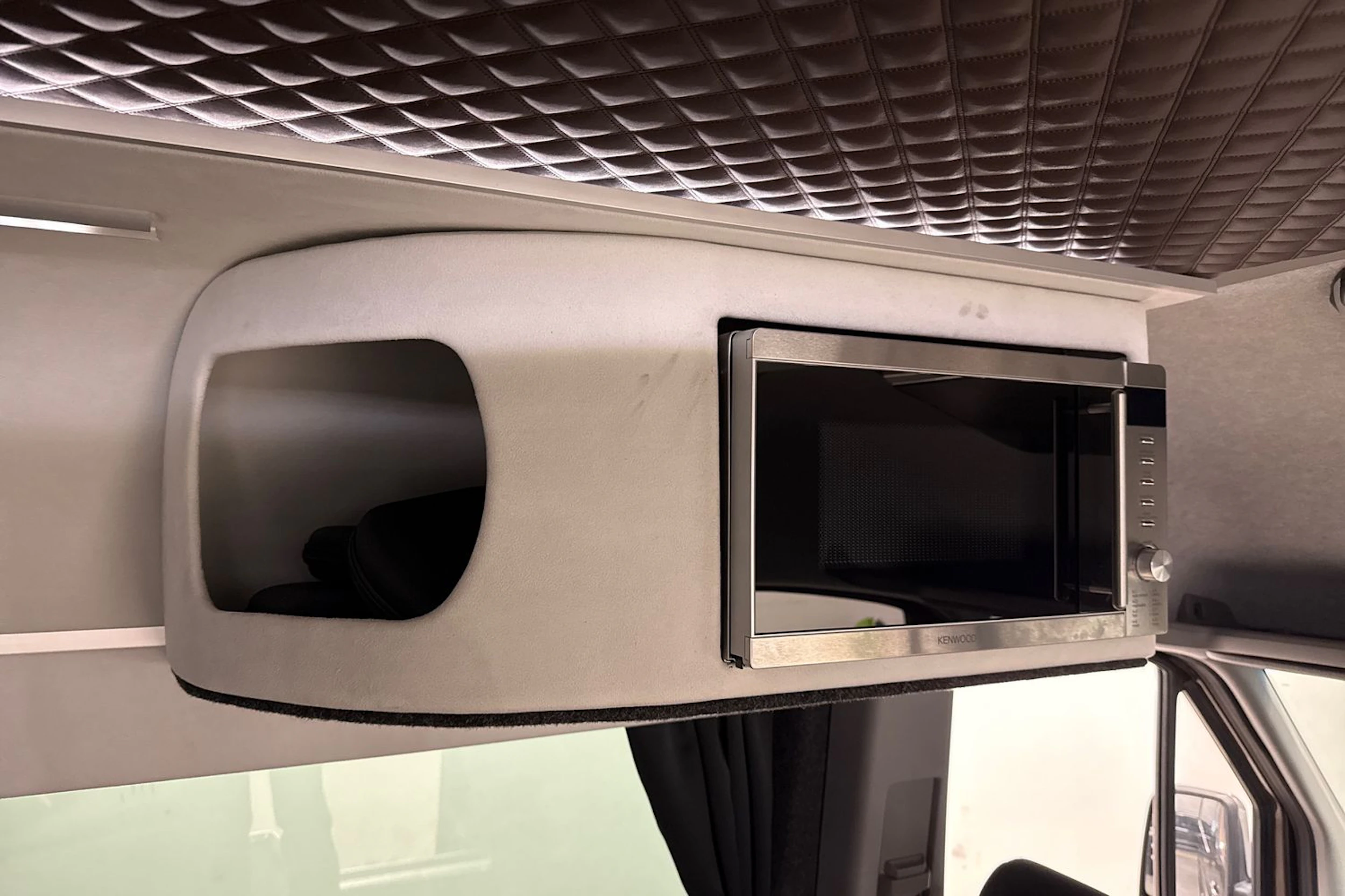 Ruskea (beige) Mercedes-Benz Sprinter 2017 kuva 14.