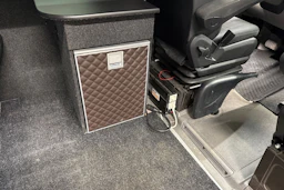 Ruskea (beige) Mercedes-Benz Sprinter 2017 kuva 15.