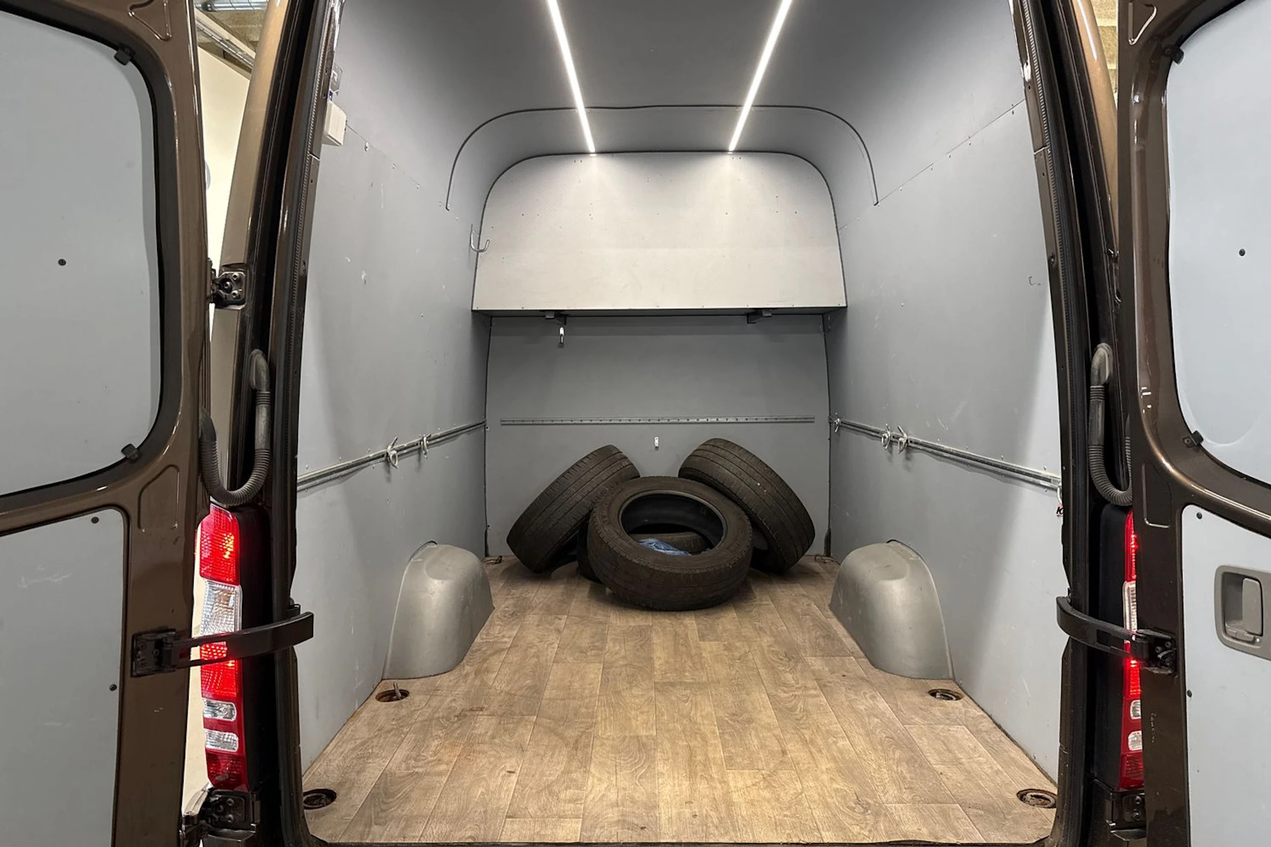 Ruskea (beige) Mercedes-Benz Sprinter 2017 kuva 16.