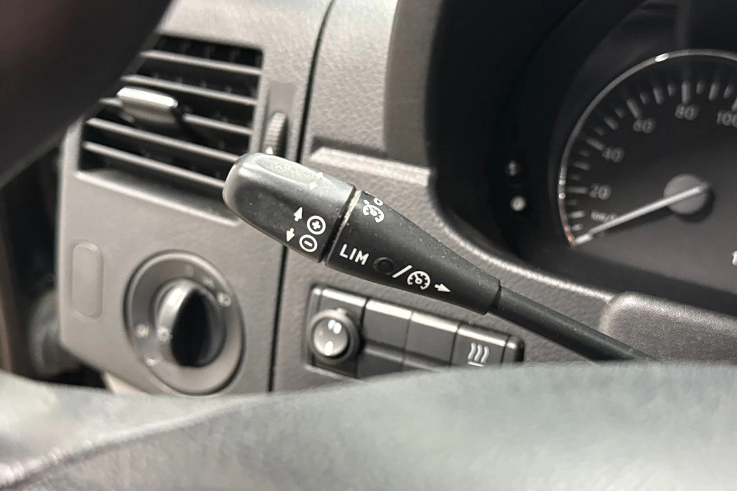 Ruskea (beige) Mercedes-Benz Sprinter 2017 kuva 19.