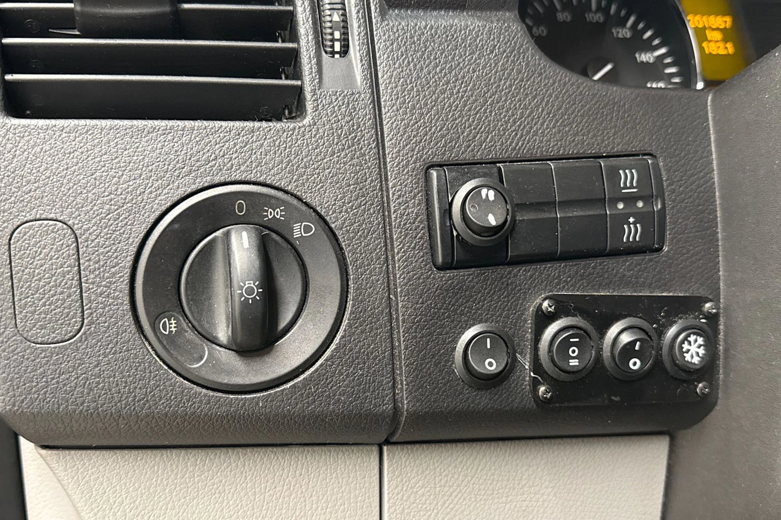 Ruskea (beige) Mercedes-Benz Sprinter 2017 kuva 20.