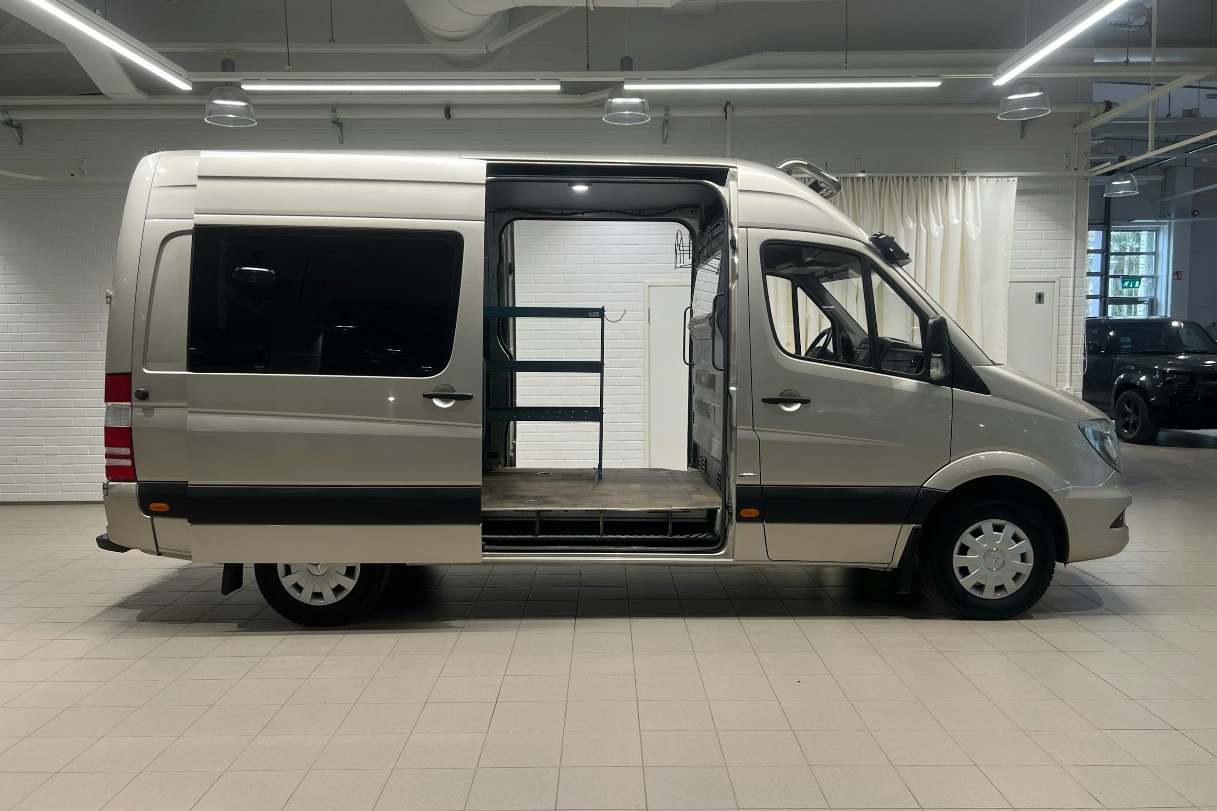 Harmaa Mercedes-Benz SPRINTER 2017 kuva 13.