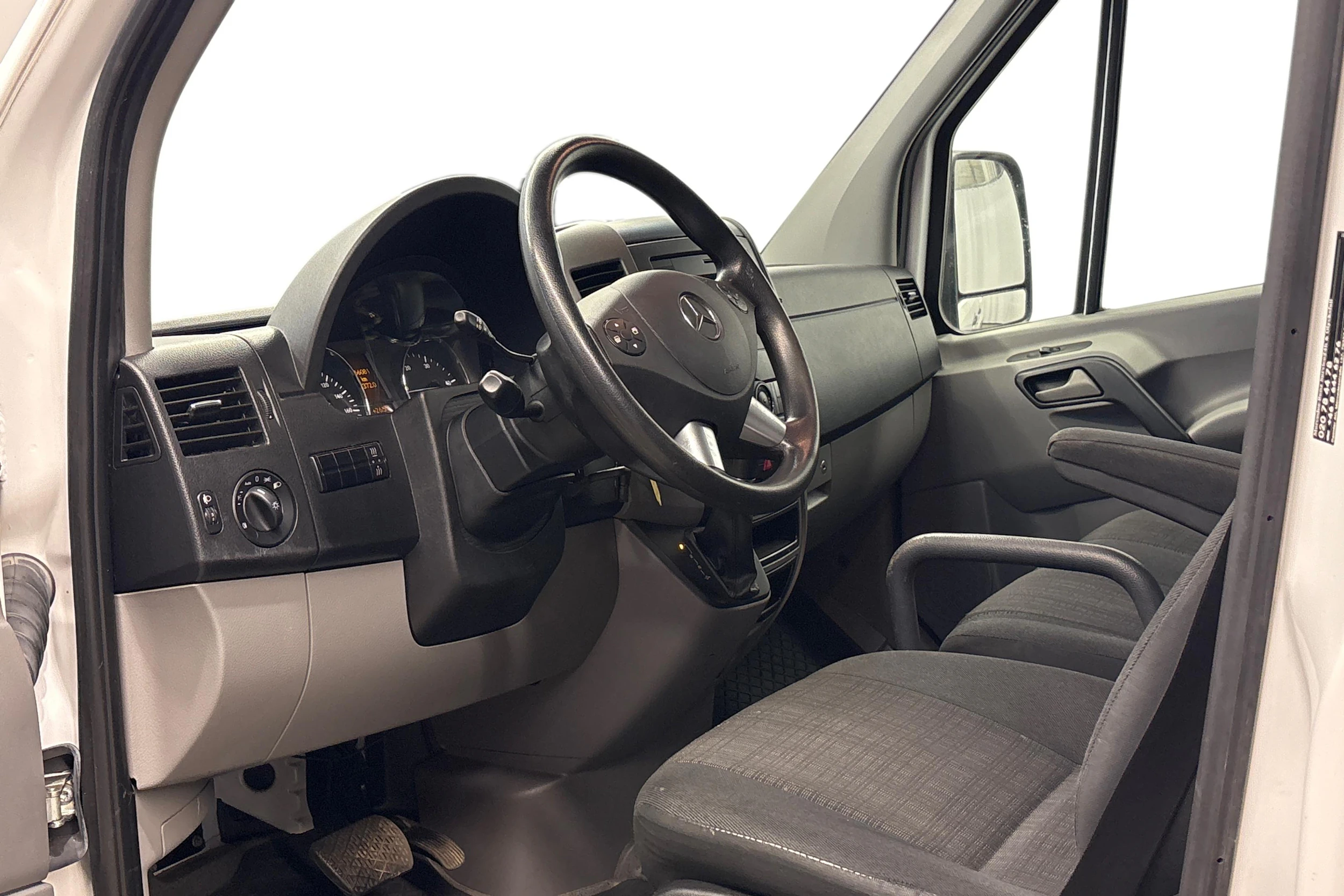 valkoinen Mercedes-Benz Sprinter 2017 kuva 8.