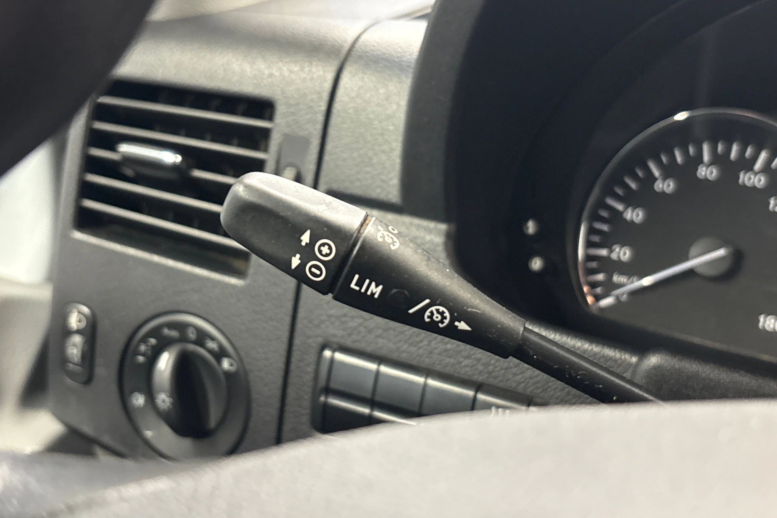 valkoinen Mercedes-Benz Sprinter 2017 kuva 15.