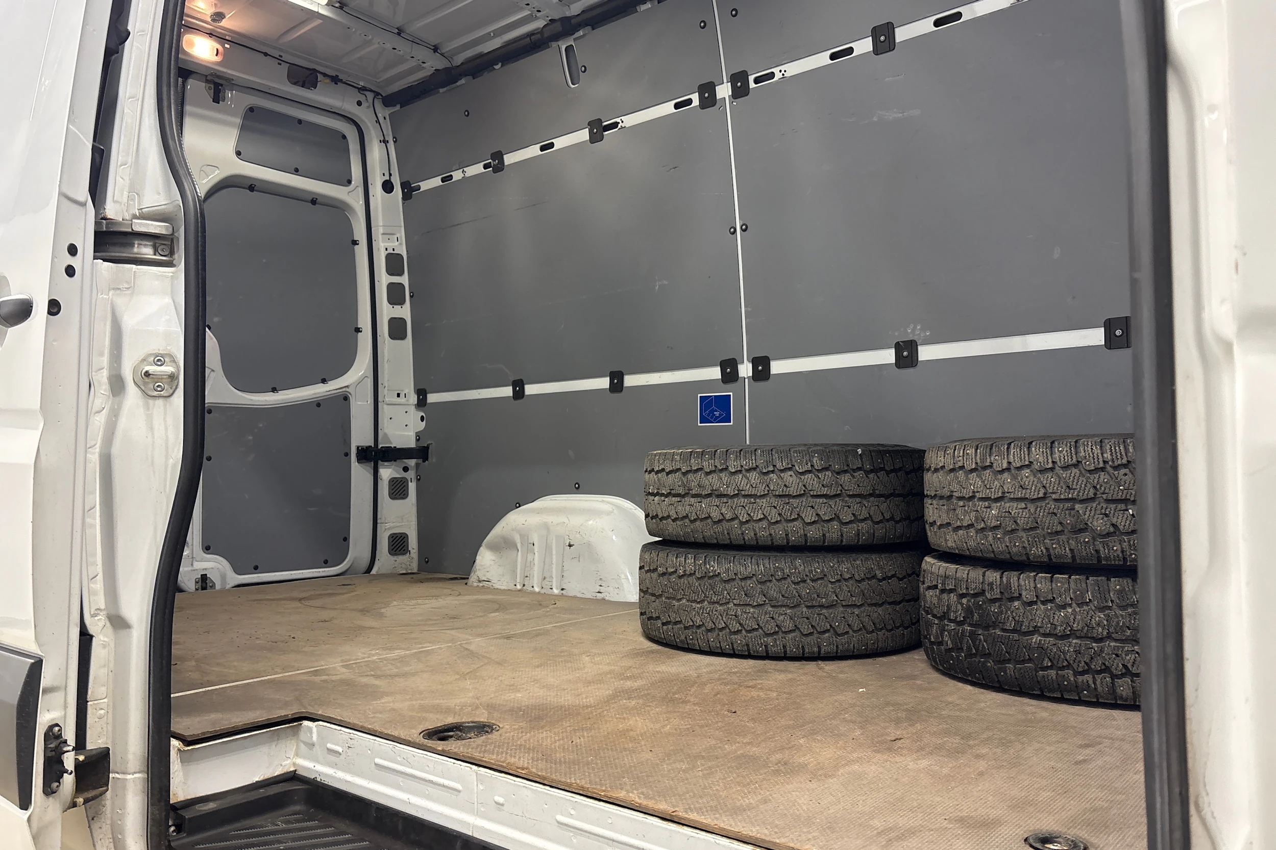 valkoinen Mercedes-Benz Sprinter 2017 kuva 19.