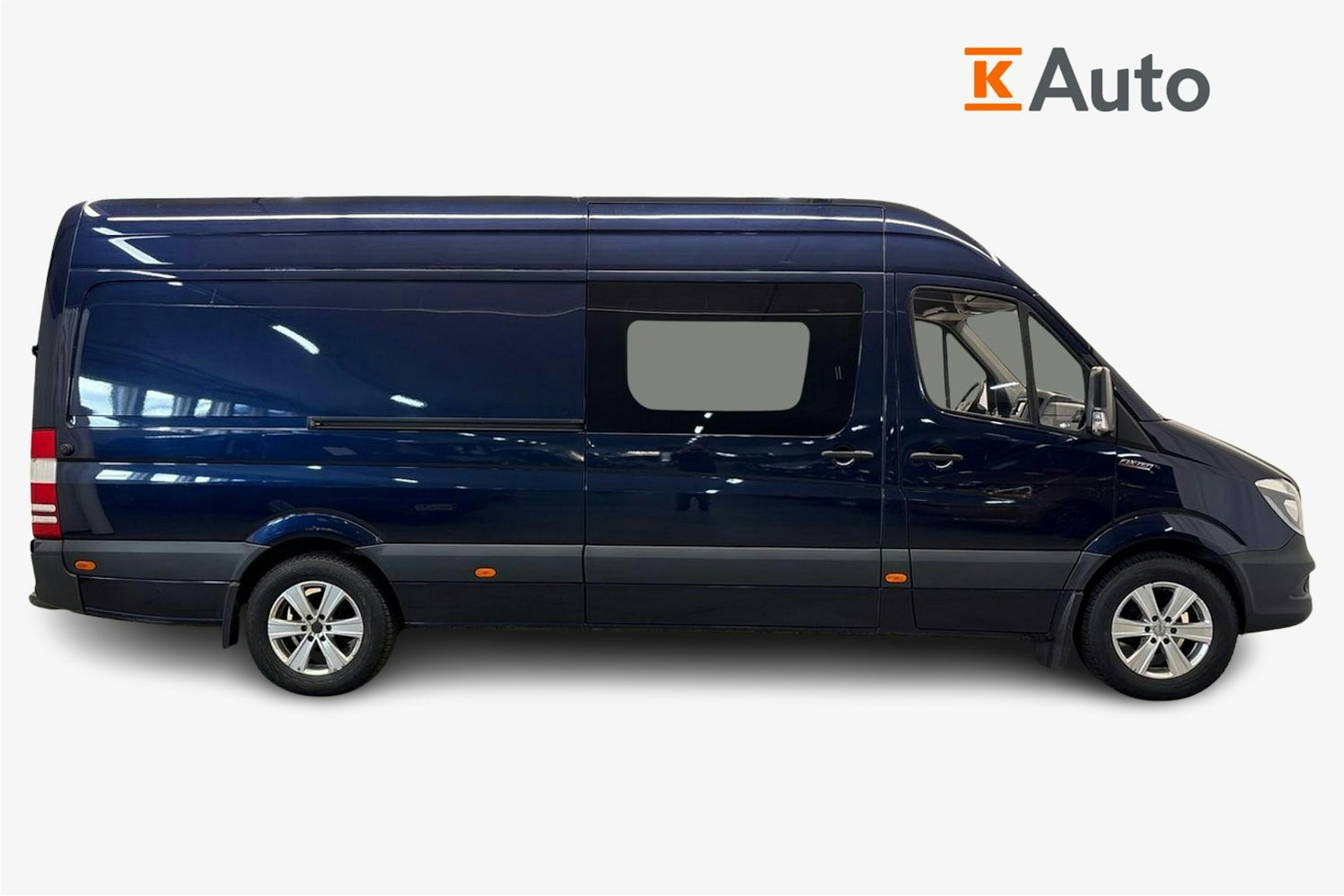 sininen Mercedes-Benz Sprinter 2017 kuva 6.