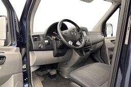 sininen Mercedes-Benz Sprinter 2017 kuva 7.