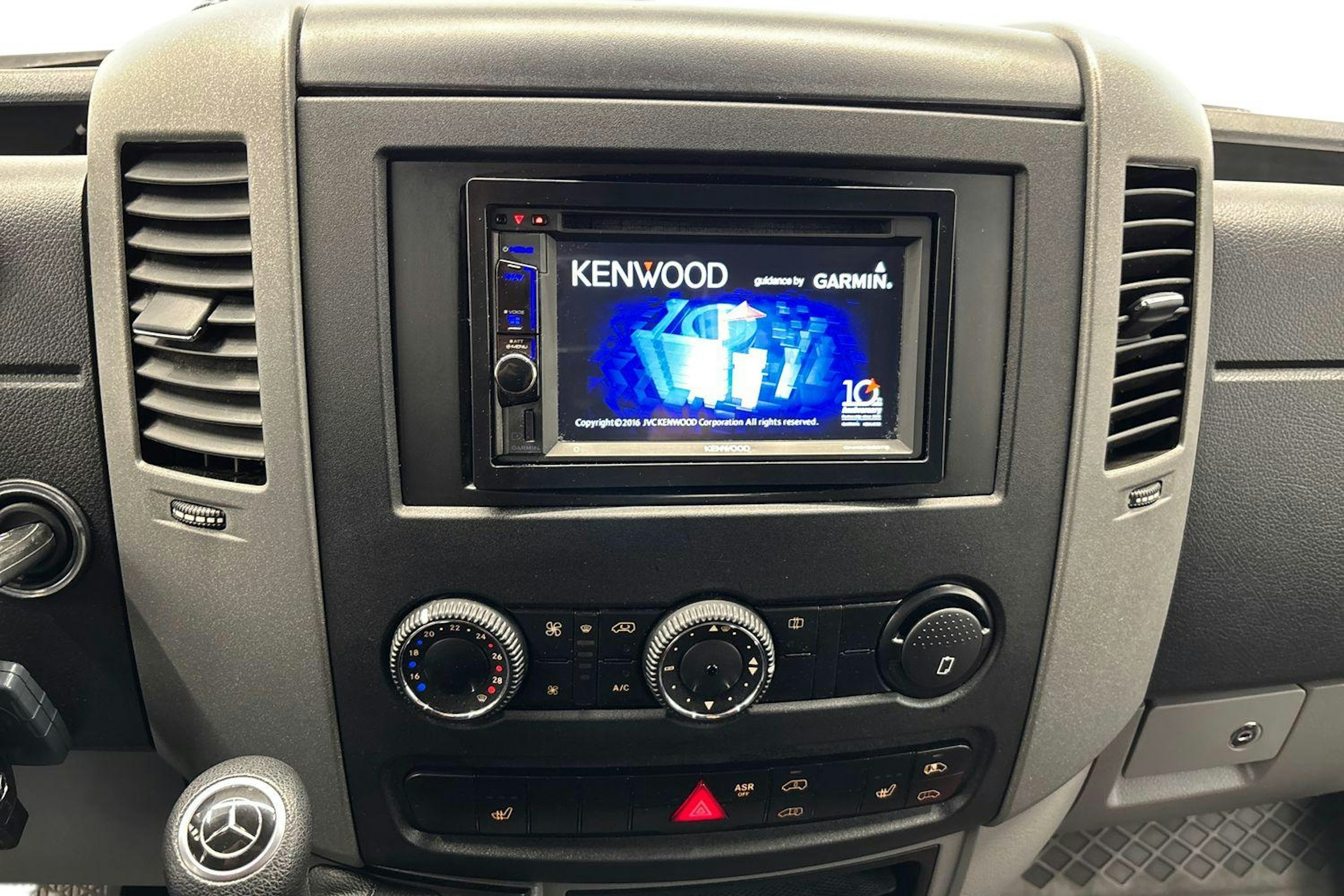 sininen Mercedes-Benz Sprinter 2017 kuva 9.