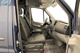 sininen Mercedes-Benz Sprinter 2017 kuva 10.