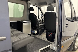 sininen Mercedes-Benz Sprinter 2017 kuva 28.