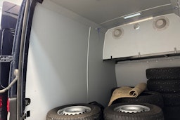sininen Mercedes-Benz Sprinter 2017 kuva 31.