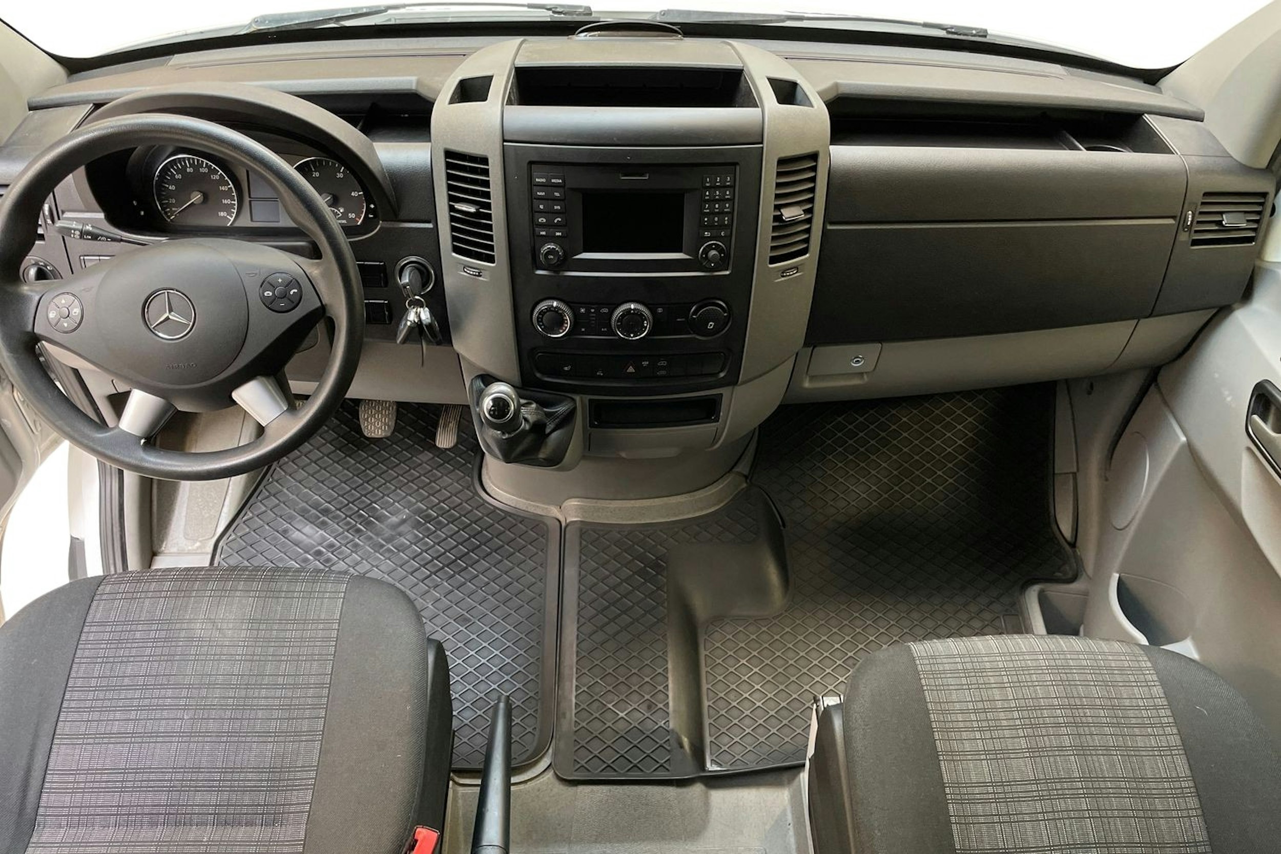 valkoinen Mercedes-Benz Sprinter 2017 kuva 9.