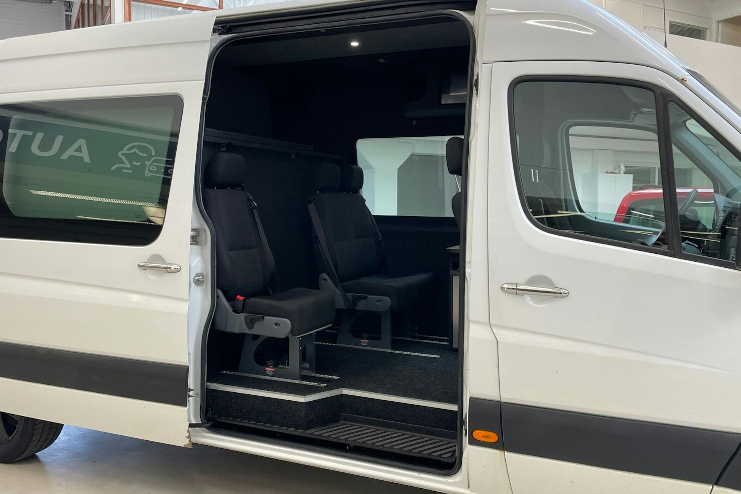 valkoinen Mercedes-Benz Sprinter 2017 kuva 13.