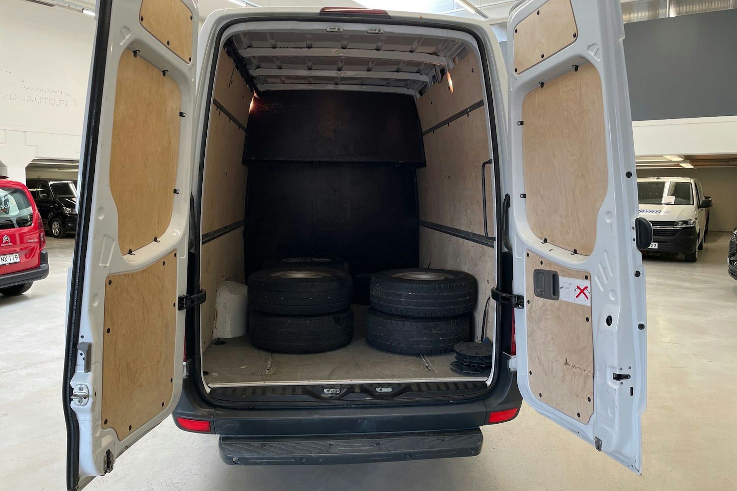 valkoinen Mercedes-Benz Sprinter 2017 kuva 17.