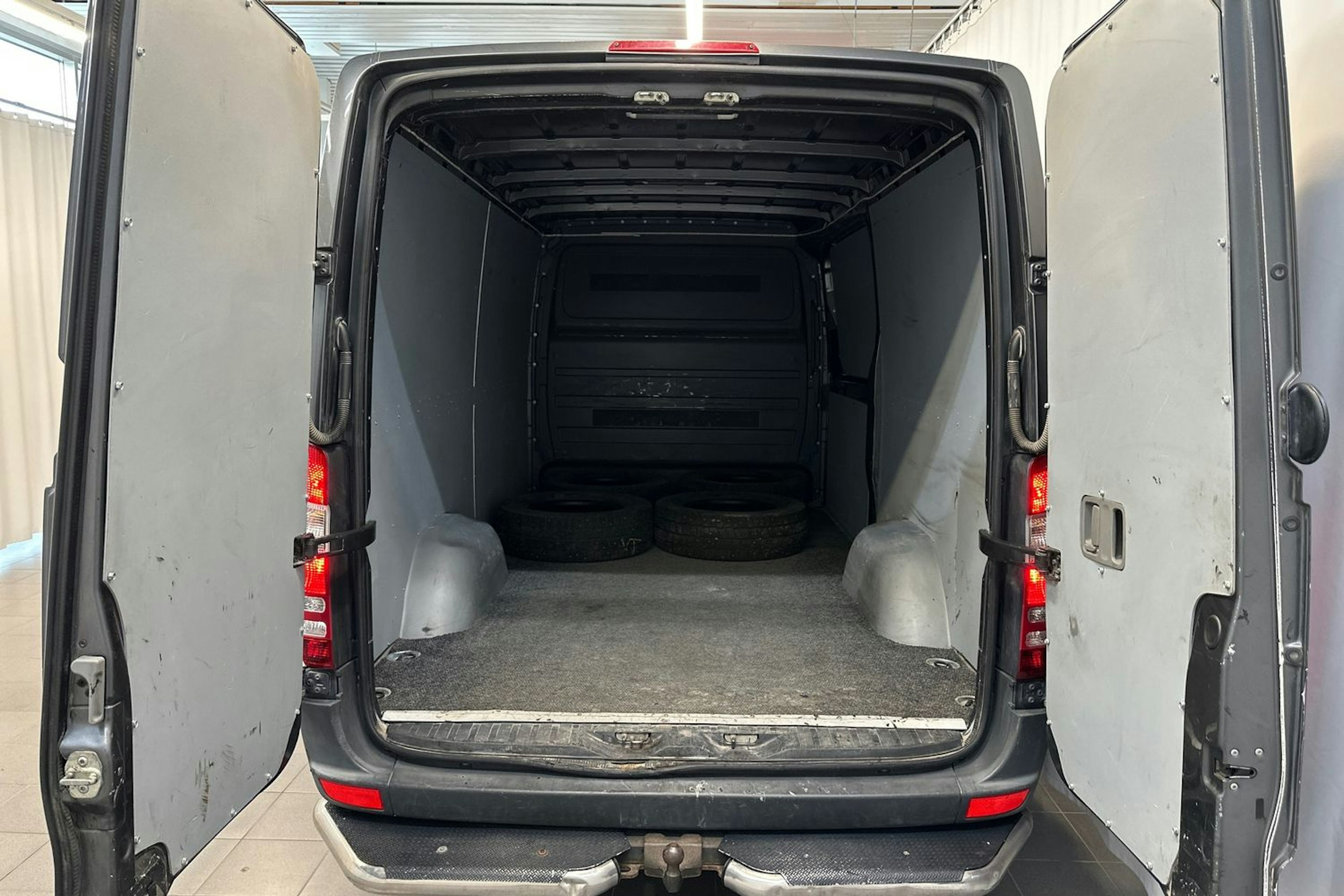 harmaa Mercedes-Benz Sprinter 2017 kuva 15.