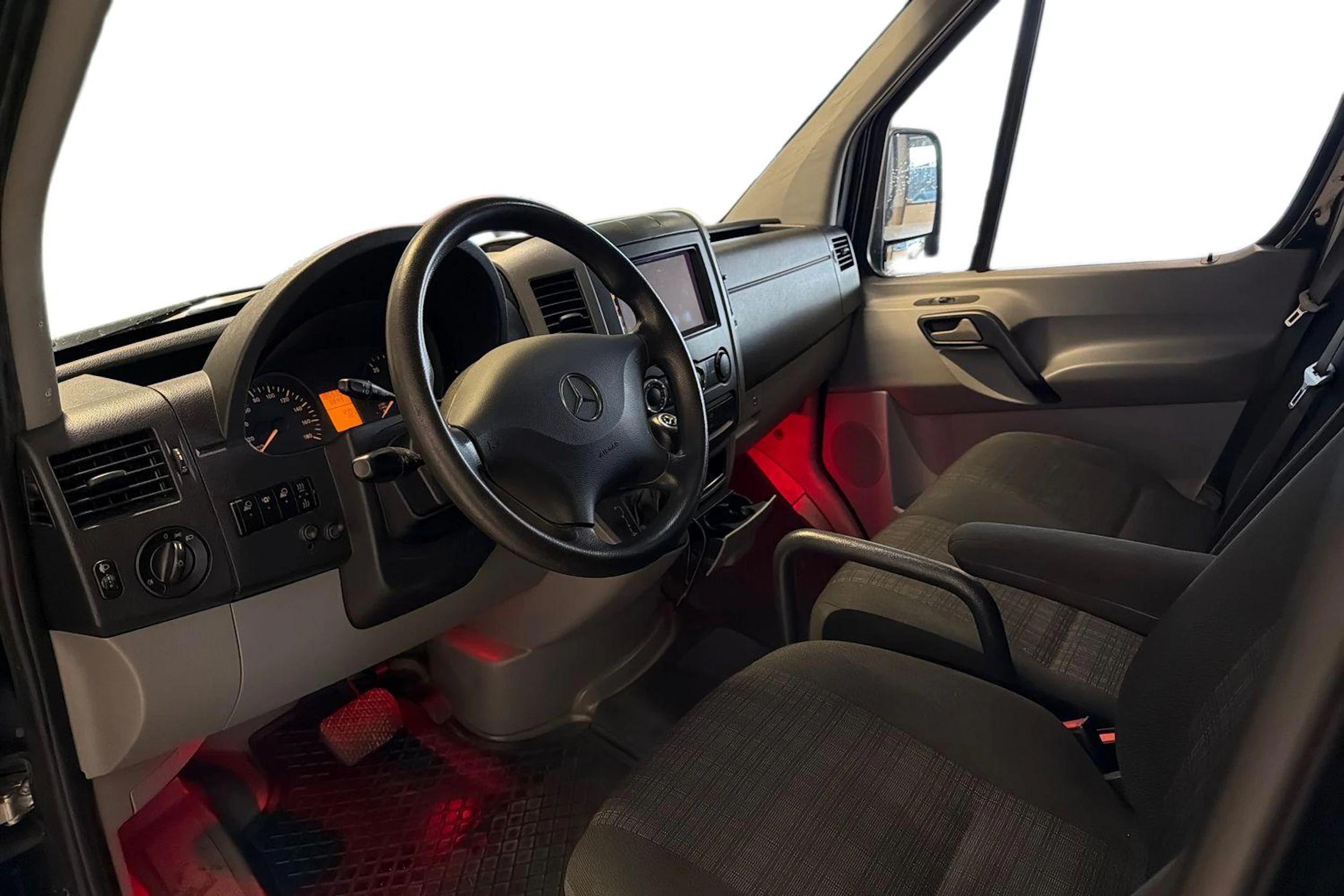 musta Mercedes-Benz Sprinter 2017 kuva 3.