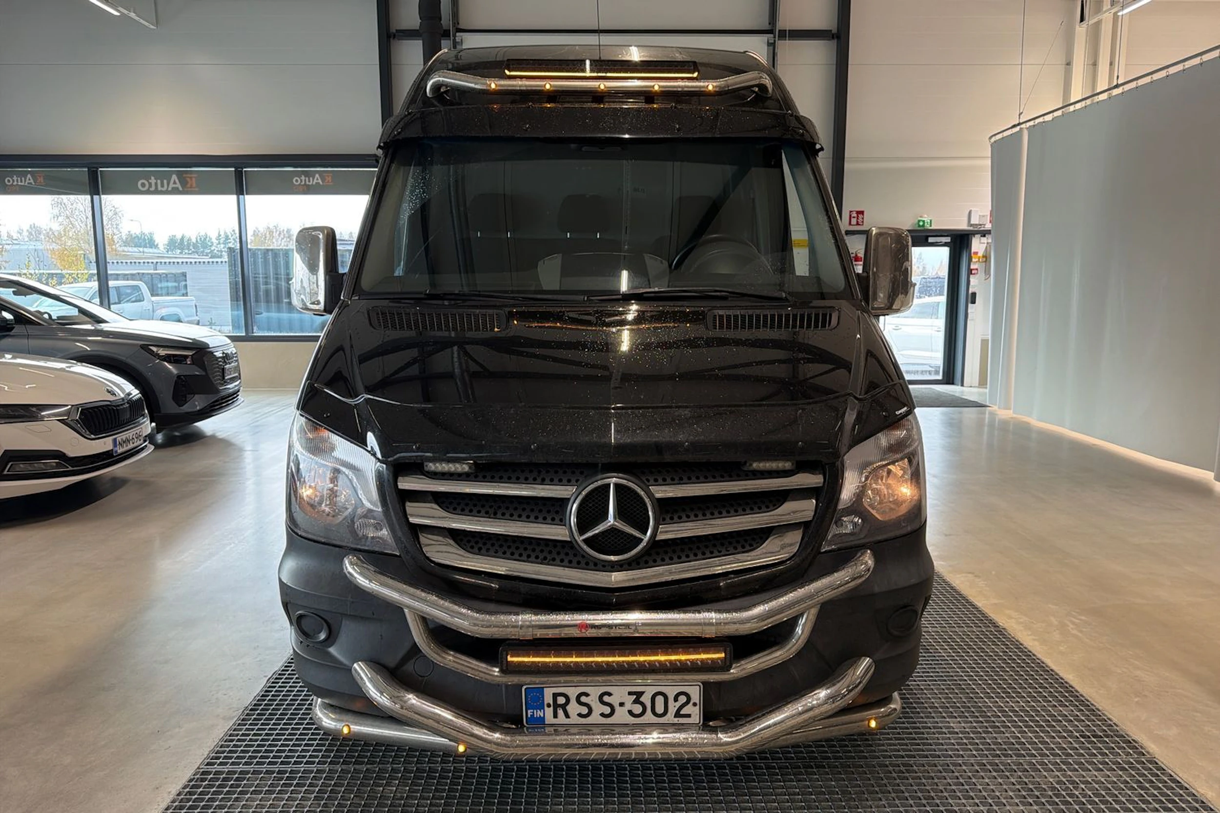 musta Mercedes-Benz Sprinter 2017 kuva 6.