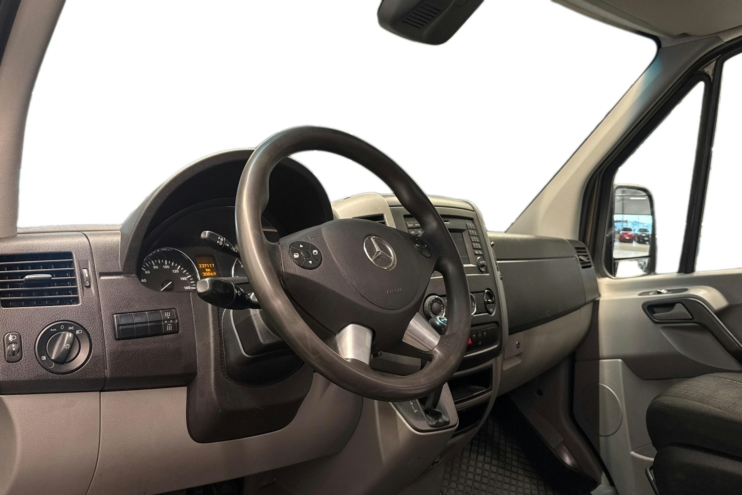 ruskea (beige) Mercedes-Benz Sprinter 2017 kuva 8.