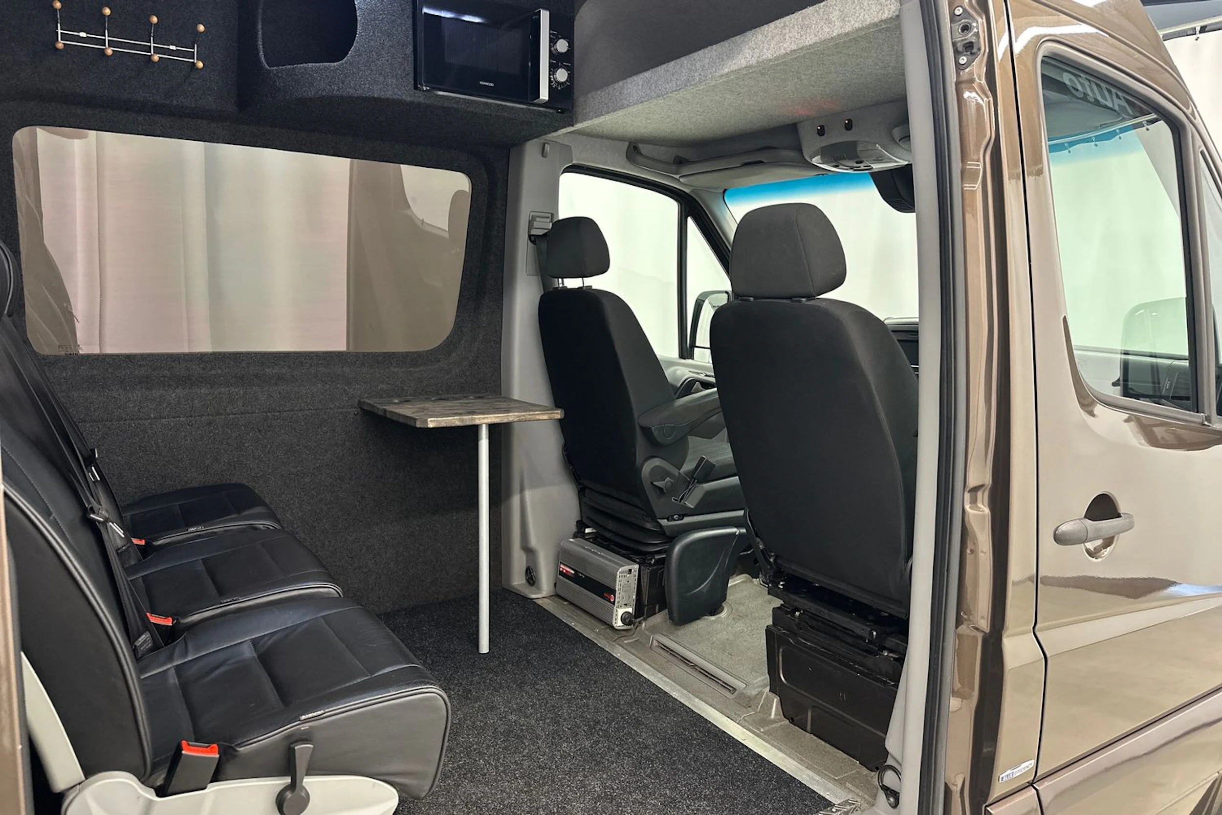 ruskea Mercedes-Benz Sprinter 2017 kuva 25.