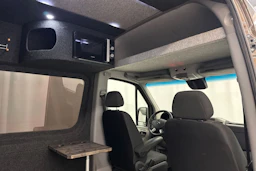 ruskea Mercedes-Benz Sprinter 2017 kuva 26.