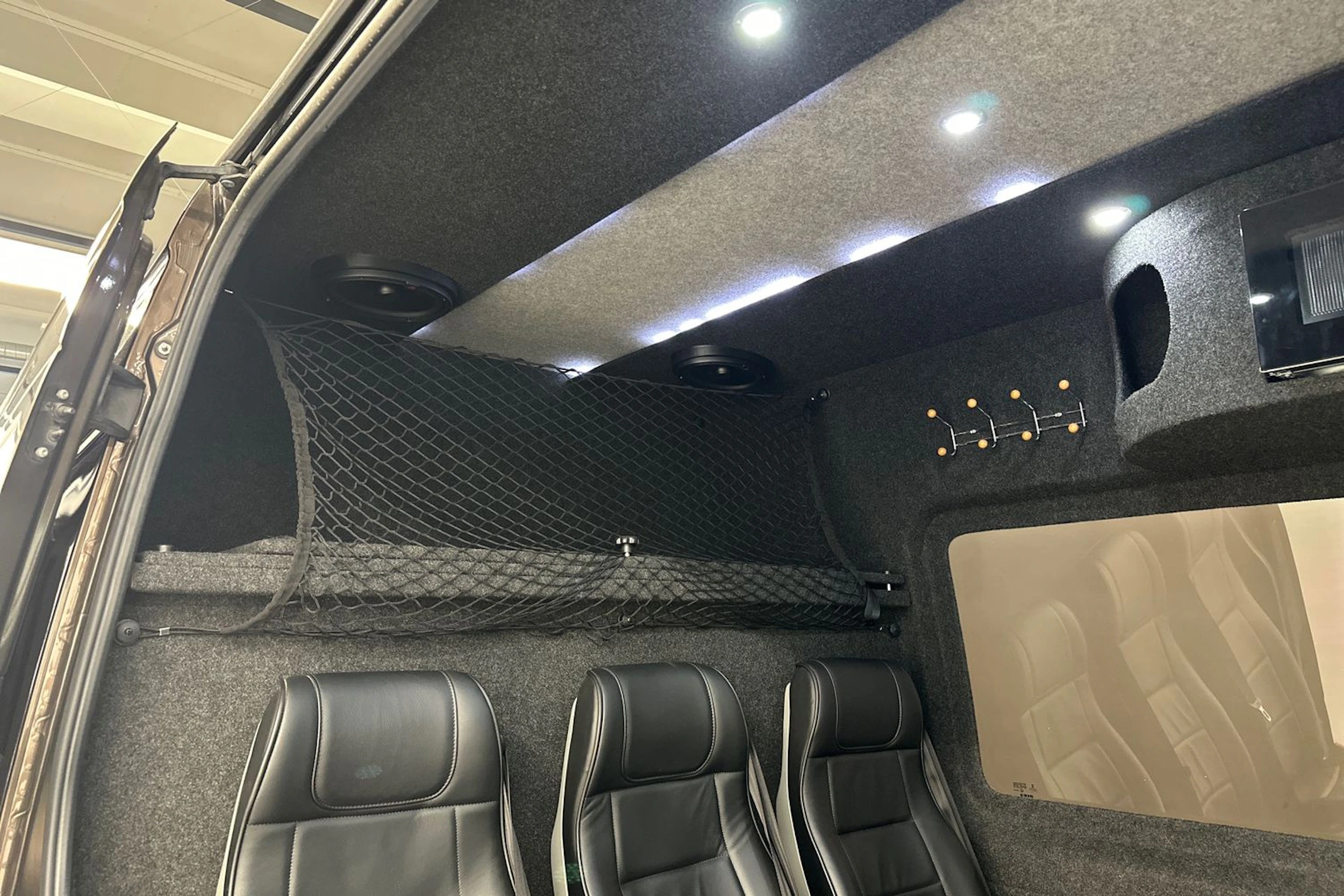 ruskea Mercedes-Benz Sprinter 2017 kuva 27.