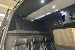 ruskea Mercedes-Benz Sprinter 2017 kuva 27.