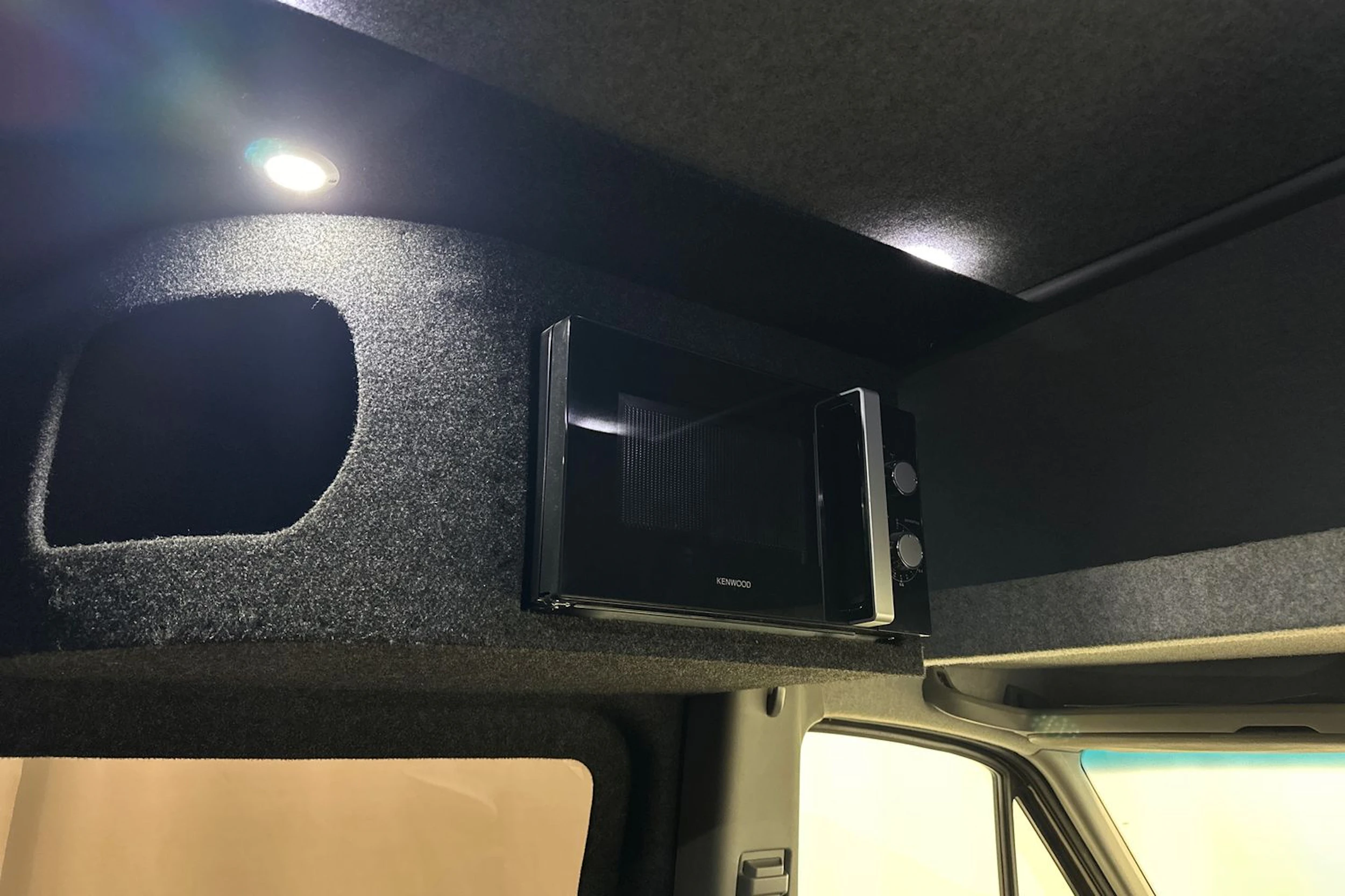 ruskea Mercedes-Benz Sprinter 2017 kuva 31.