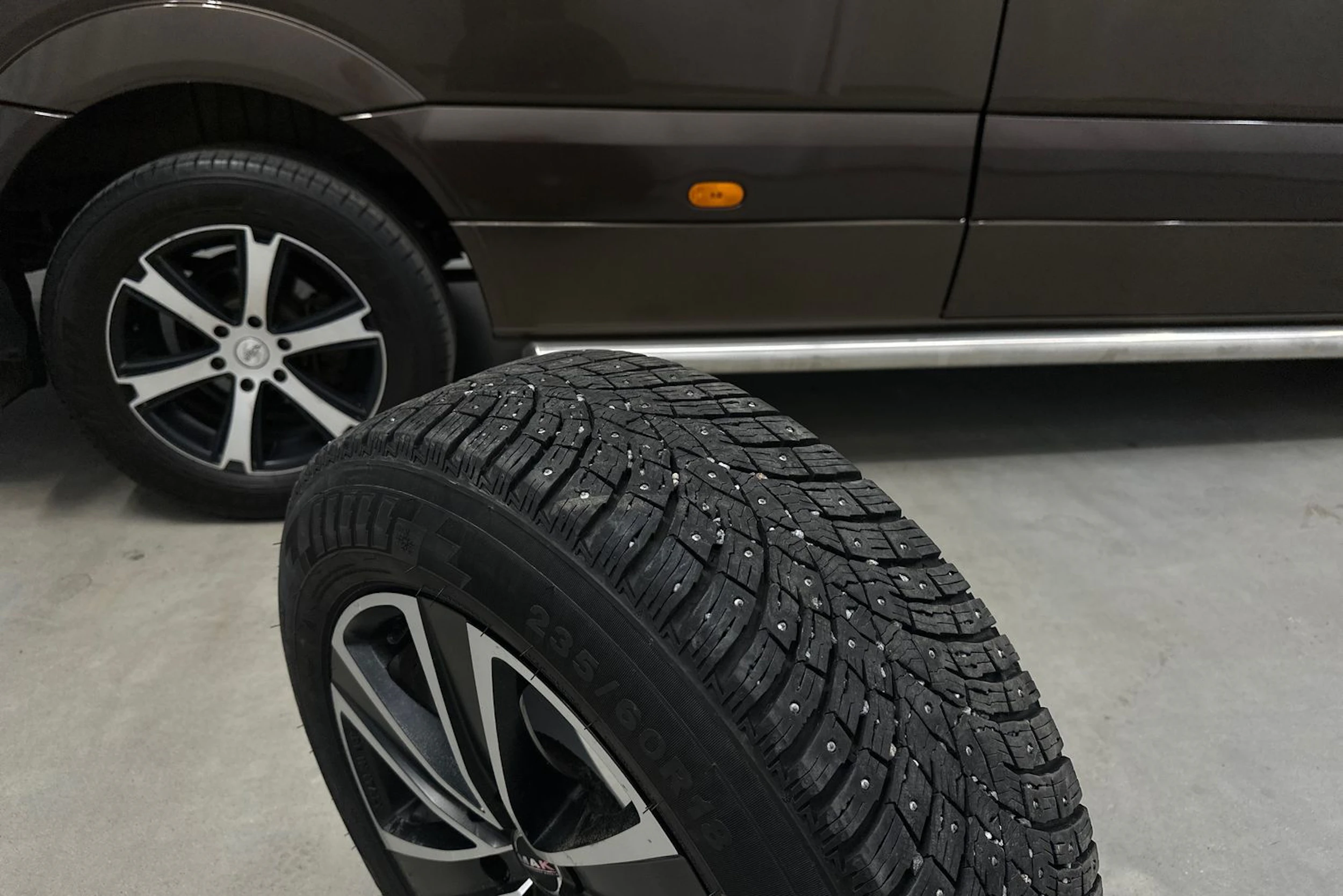 ruskea Mercedes-Benz Sprinter 2017 kuva 35.