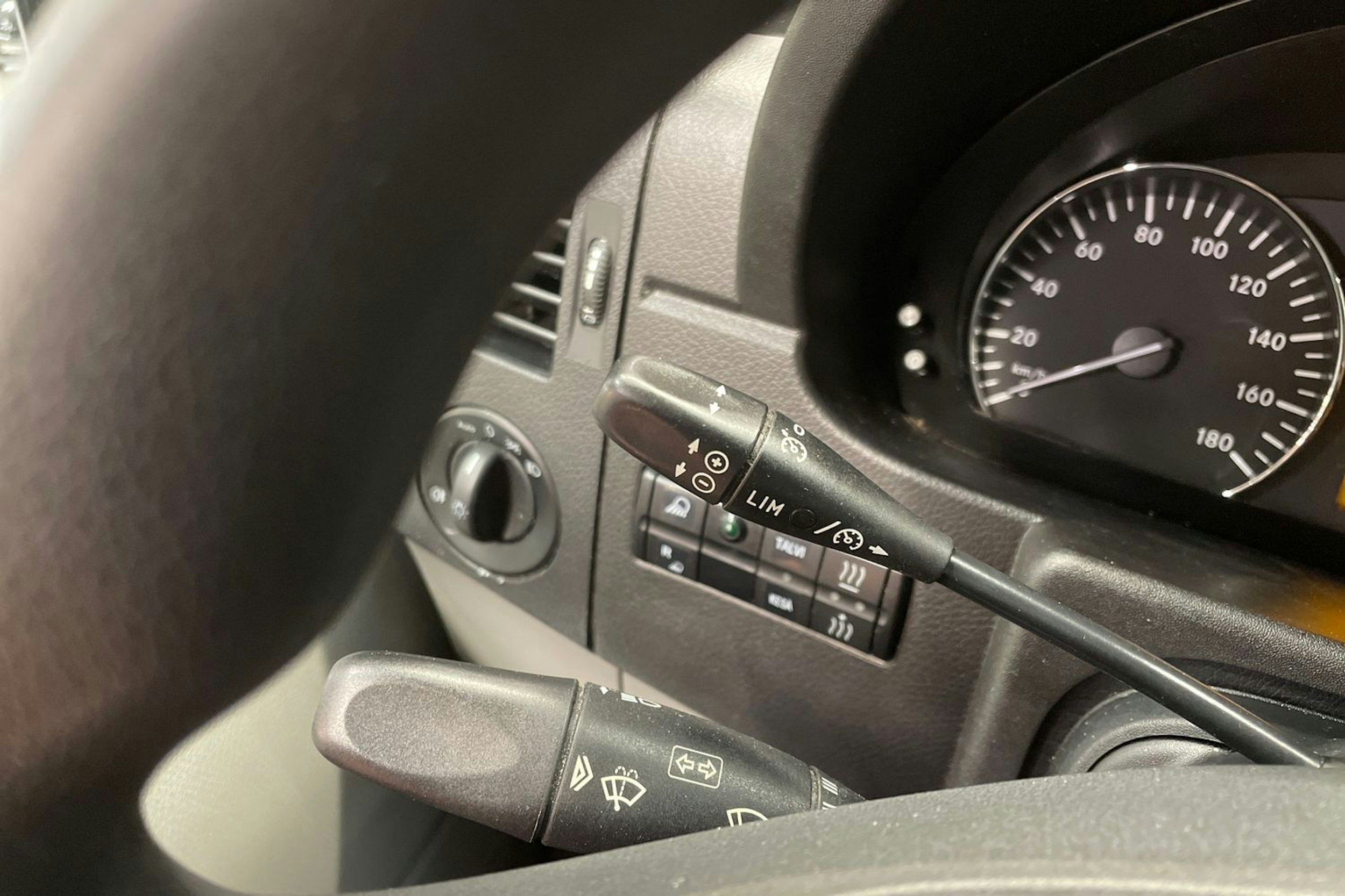valkoinen Mercedes-Benz Sprinter 2017 kuva 30.