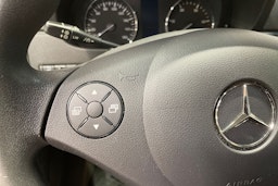valkoinen Mercedes-Benz Sprinter 2017 kuva 31.