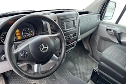 sininen Mercedes-Benz Sprinter 2017 kuva 3.